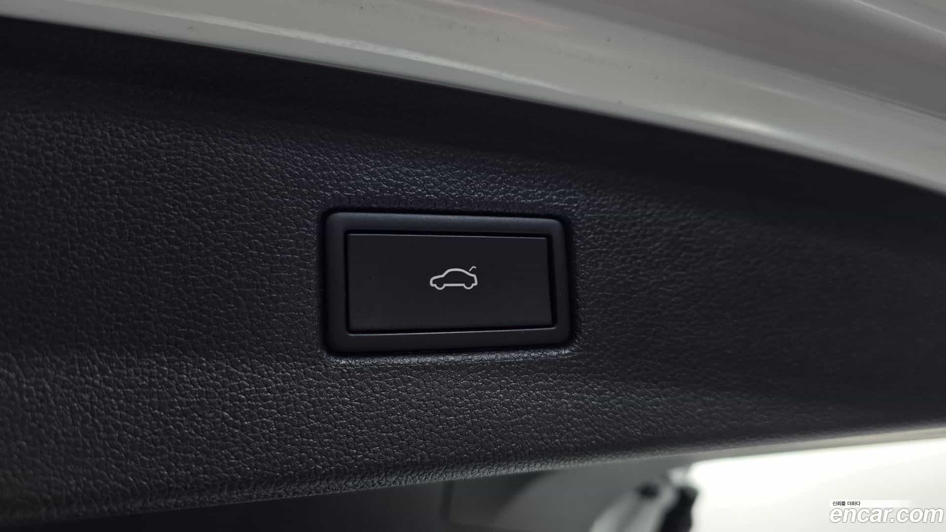 Tiguan Volkswagen 2023.10-OPTION-023