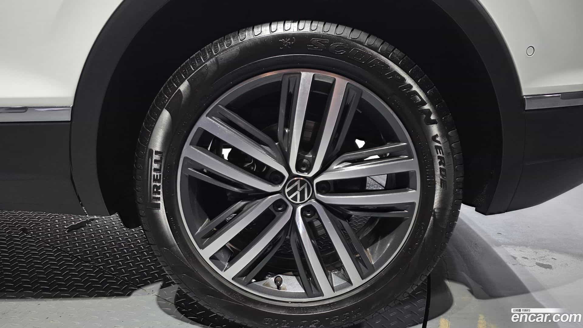 Tiguan Volkswagen 2023.10-OUTER-031