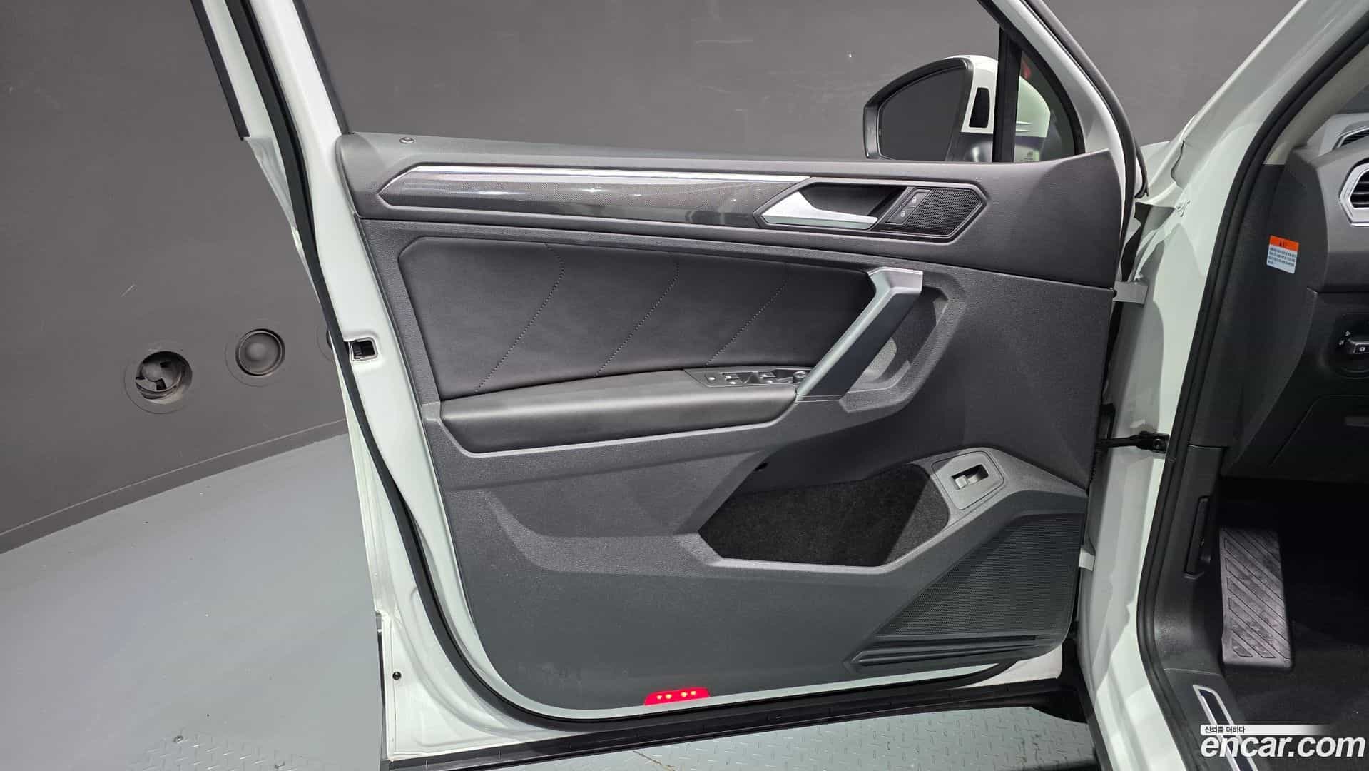 Tiguan Volkswagen 2023.10-INNER-034