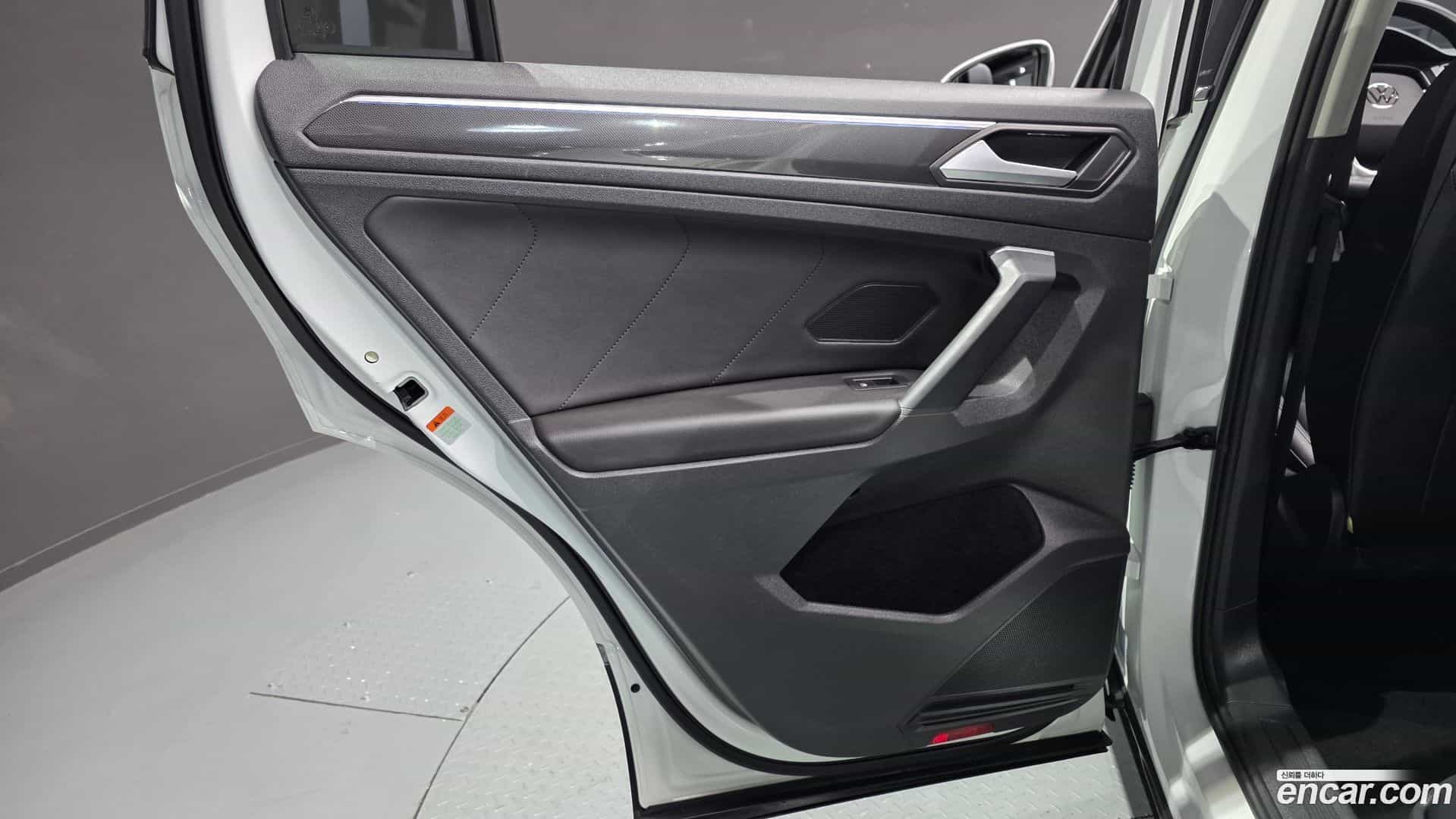 Tiguan Volkswagen 2023.10-INNER-035