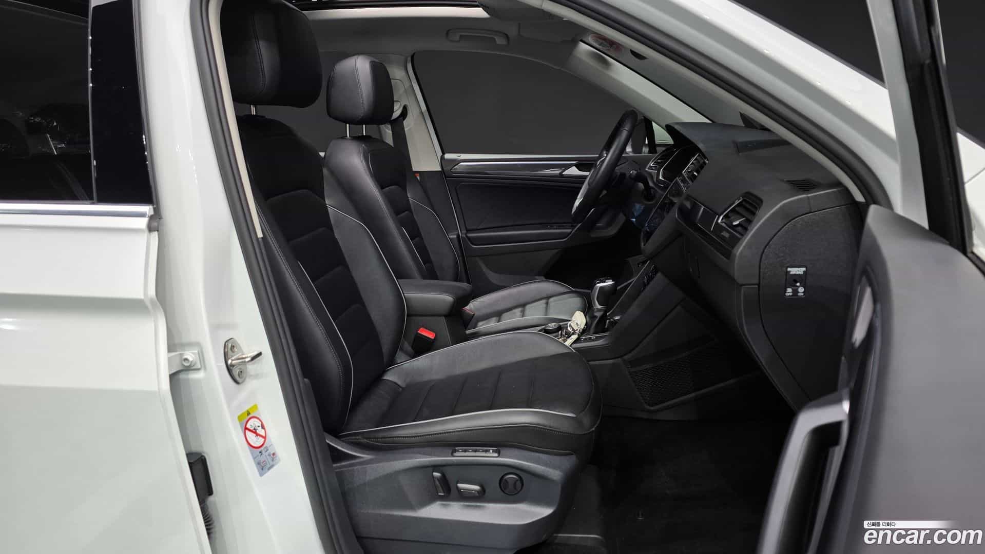 Tiguan Volkswagen 2023.10-INNER-036