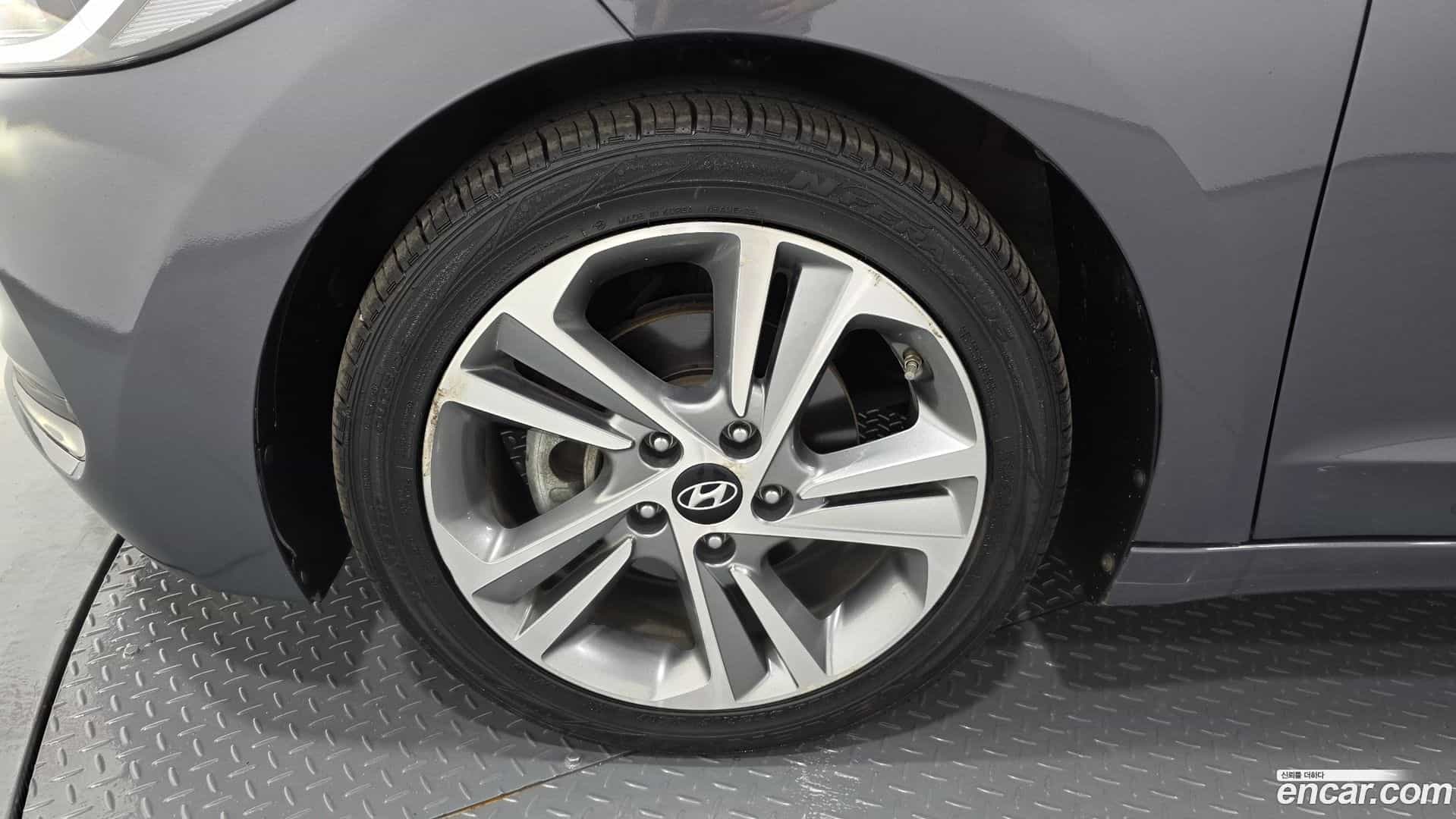 AVANTE Hyundai 2017.7-OUTER-005