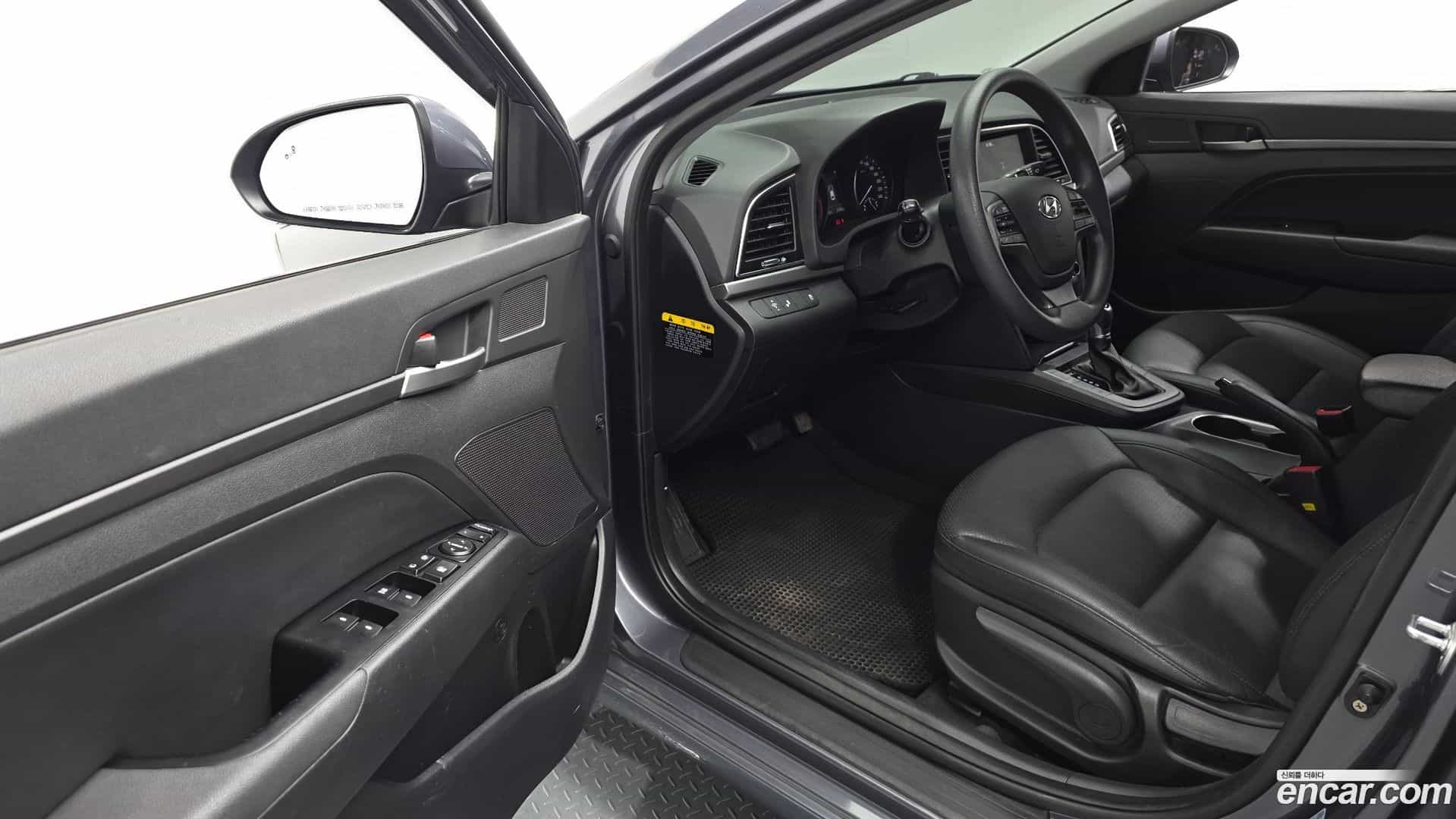 AVANTE Hyundai 2017.7-INNER-010
