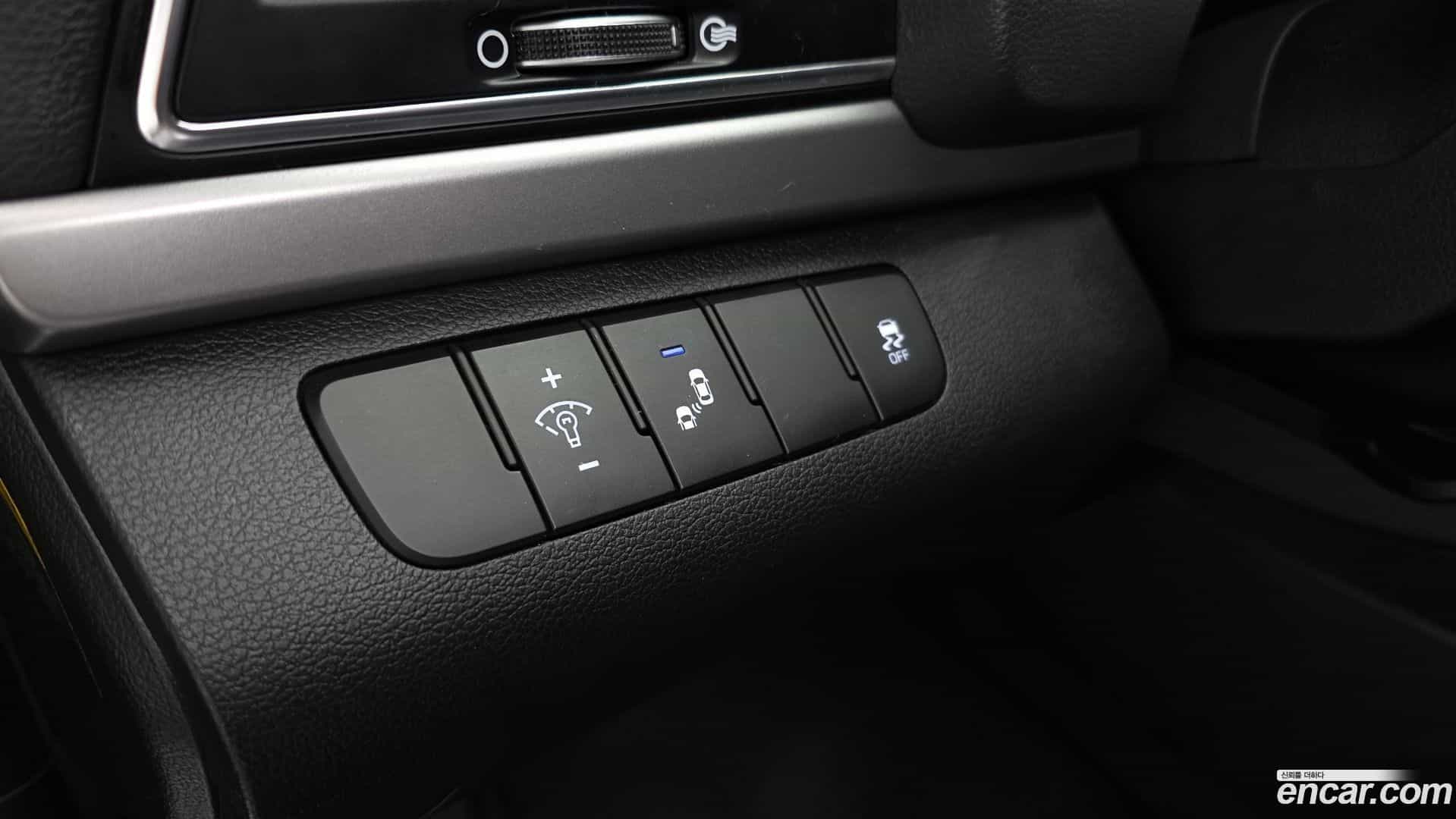 AVANTE Hyundai 2017.7-OPTION-019