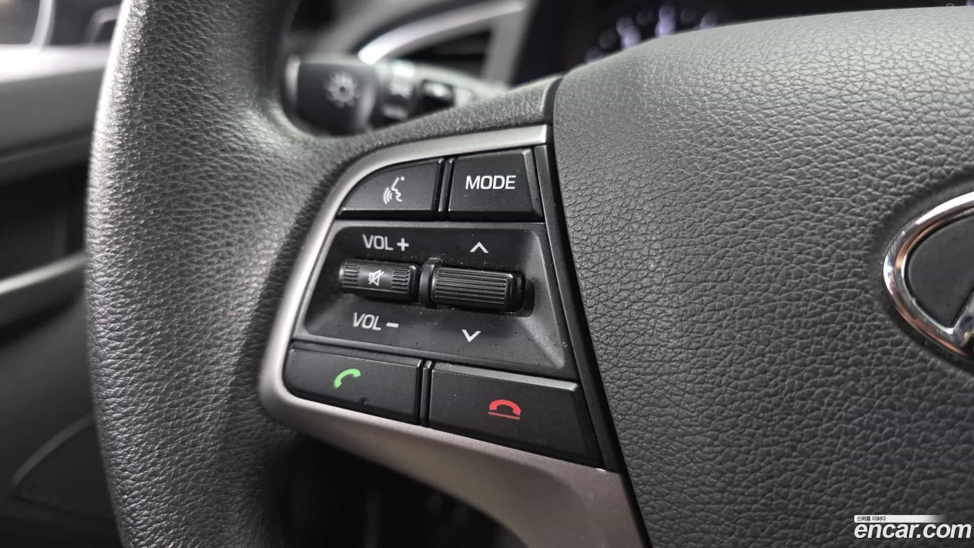 AVANTE Hyundai 2017.7-OPTION-020