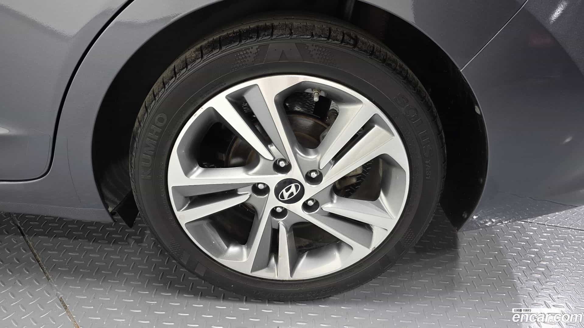 AVANTE Hyundai 2017.7-OUTER-031