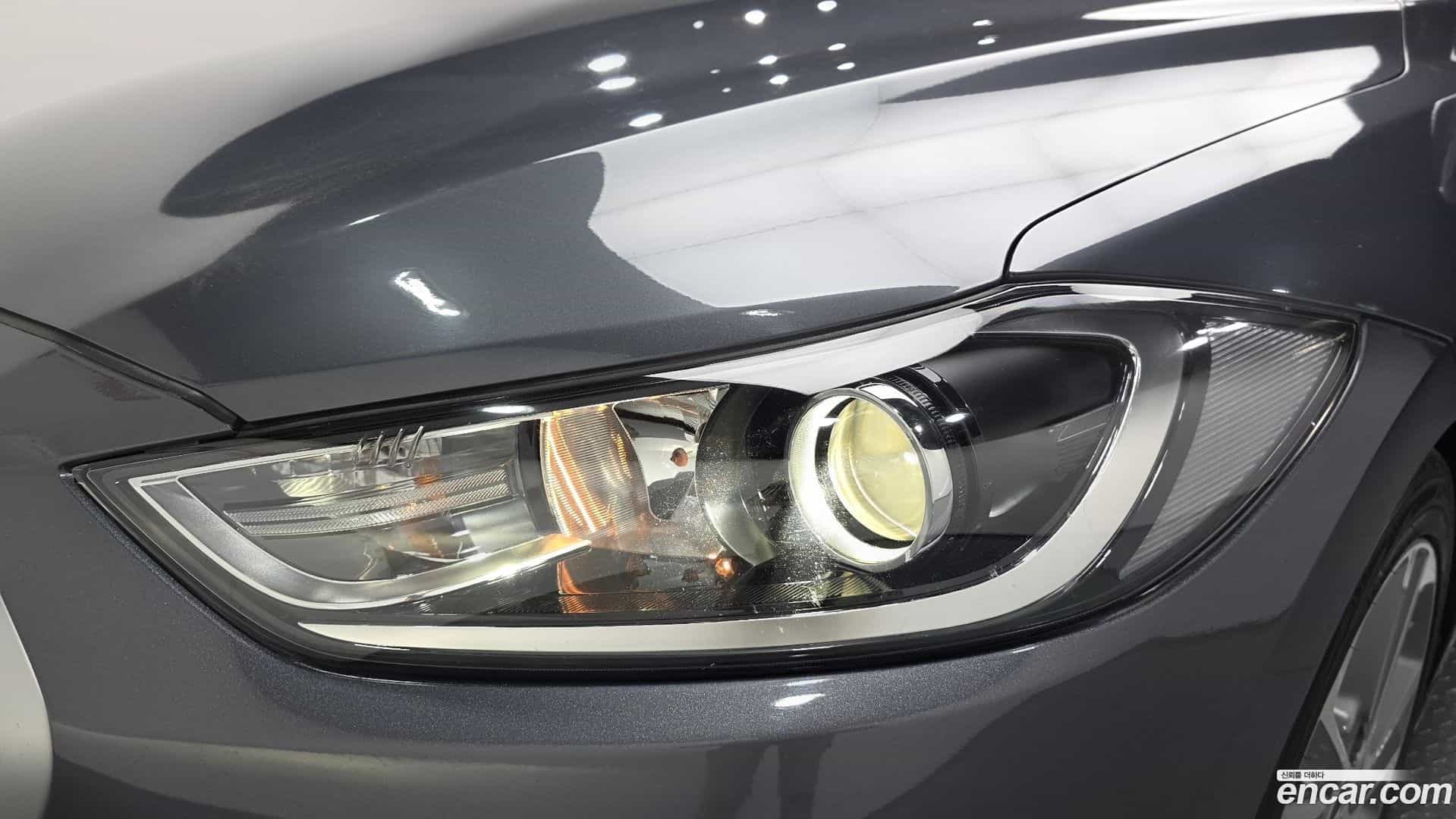 AVANTE Hyundai 2017.7-OUTER-032