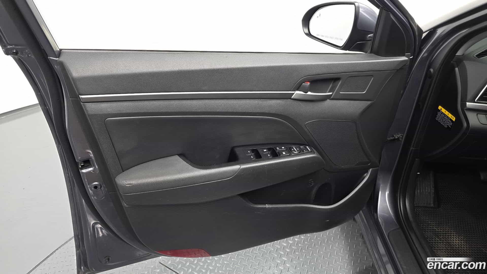 AVANTE Hyundai 2017.7-INNER-034