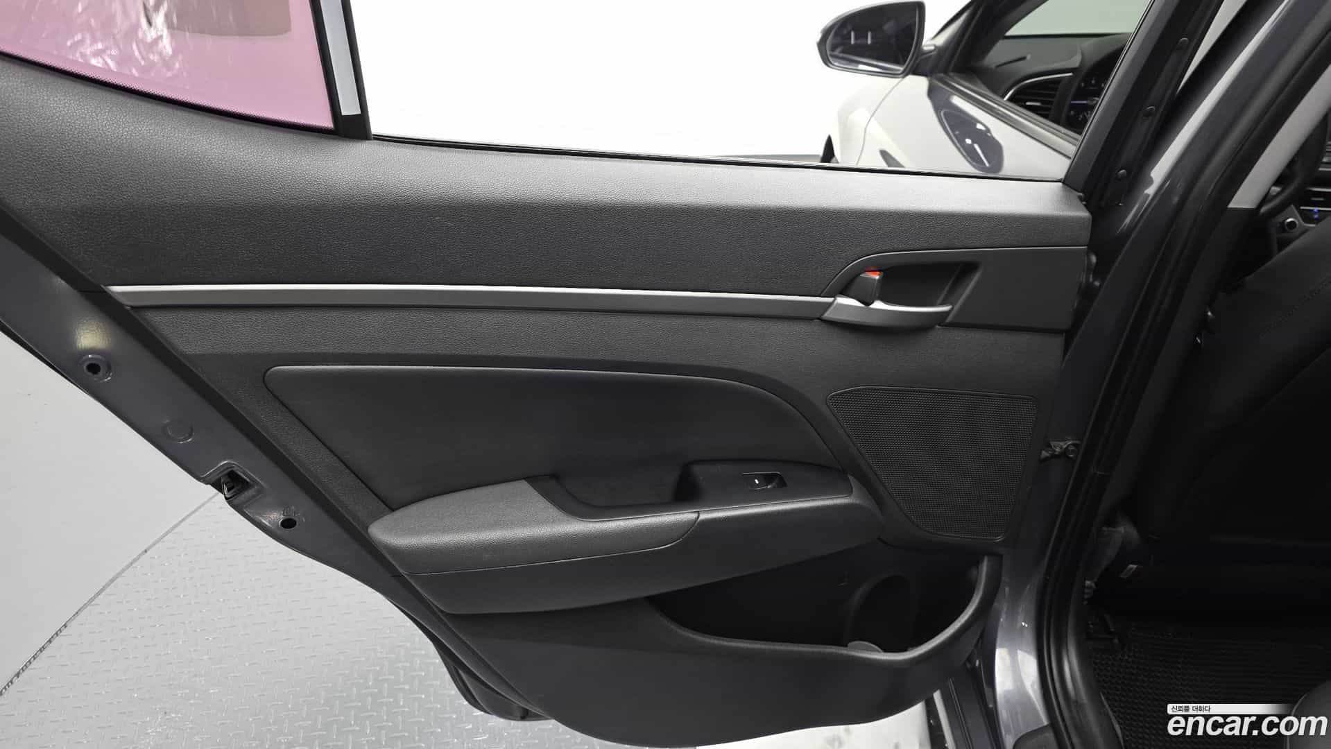 AVANTE Hyundai 2017.7-INNER-035