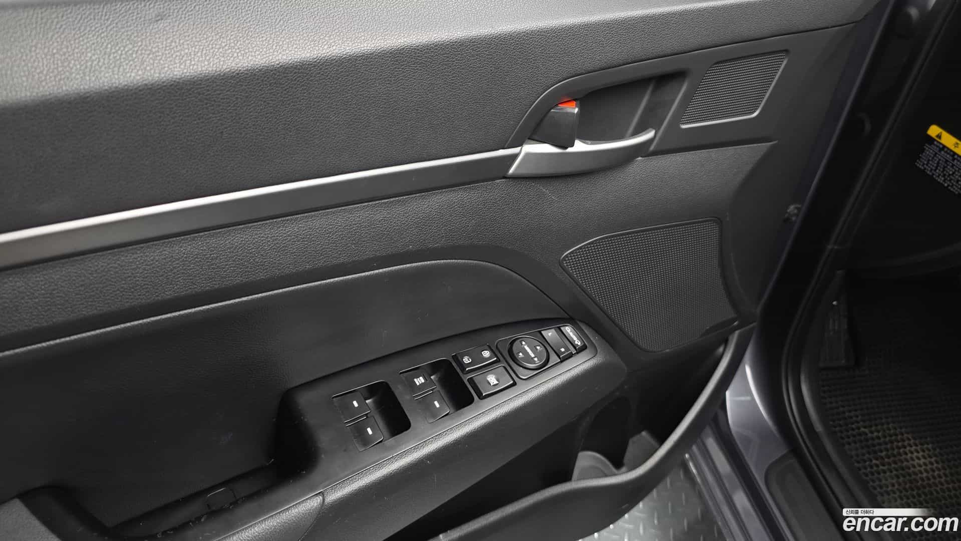 AVANTE Hyundai 2017.7-INNER-036