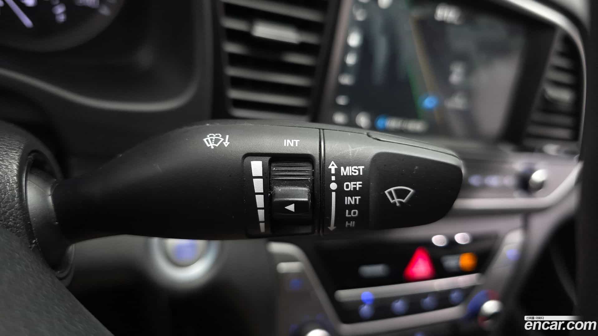 AVANTE Hyundai 2017.7-OPTION-040