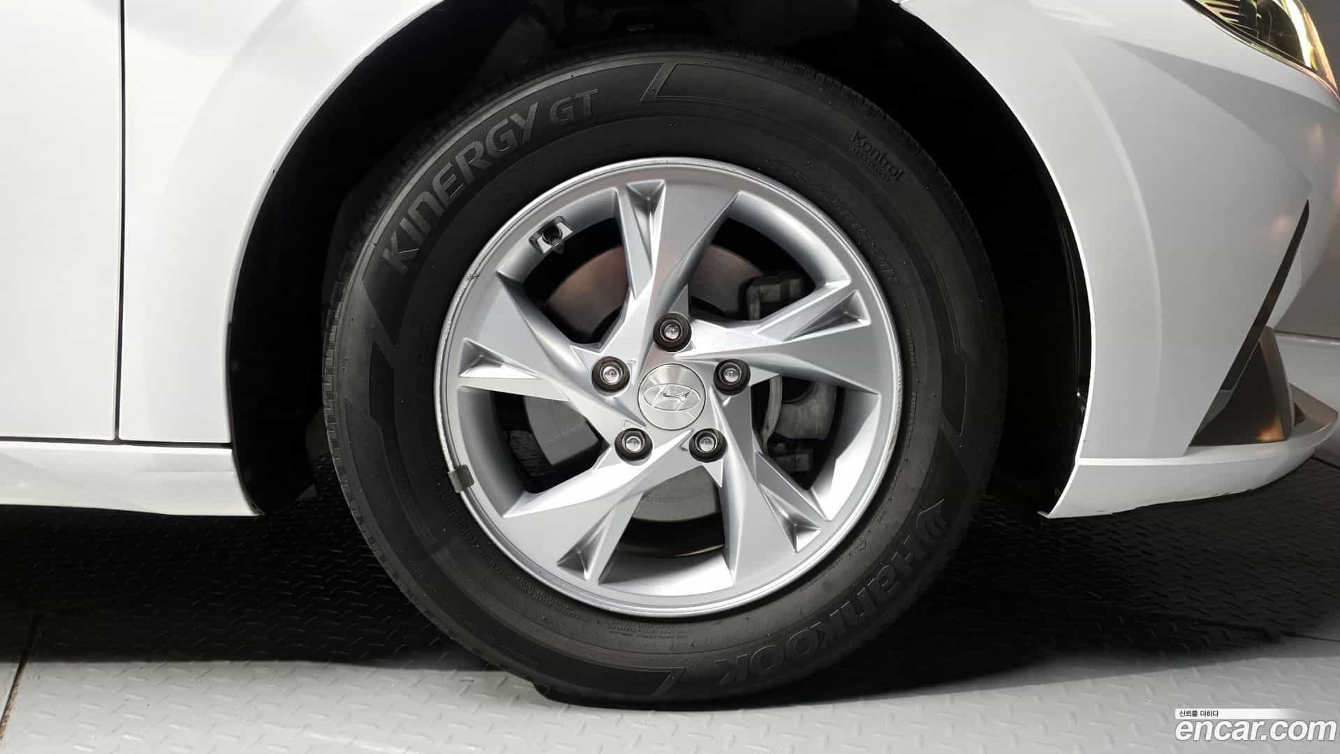 AVANTE Hyundai 2021.0-OUTER-005