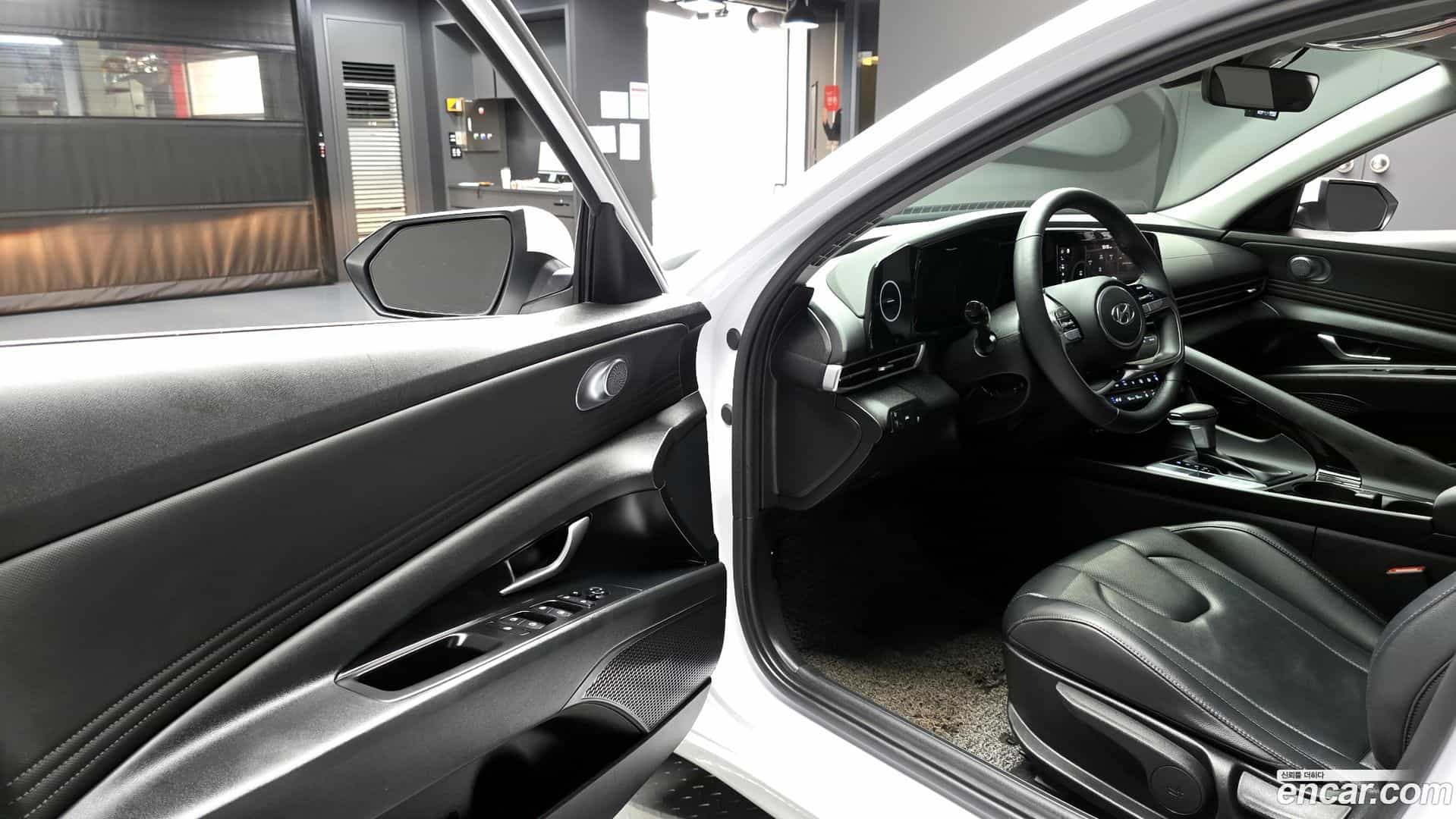 AVANTE Hyundai 2021.0-INNER-010