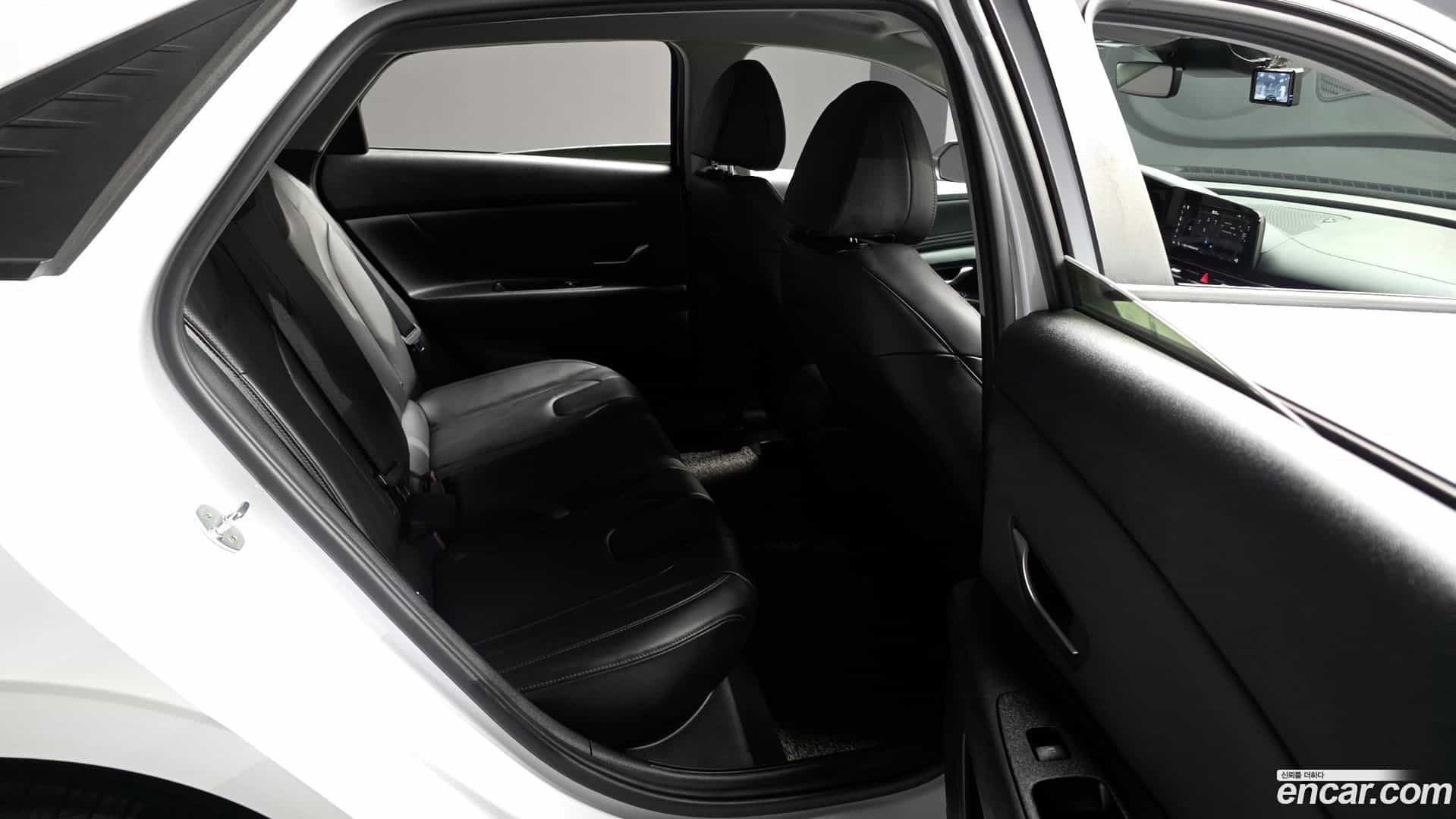AVANTE Hyundai 2021.0-OPTION-015