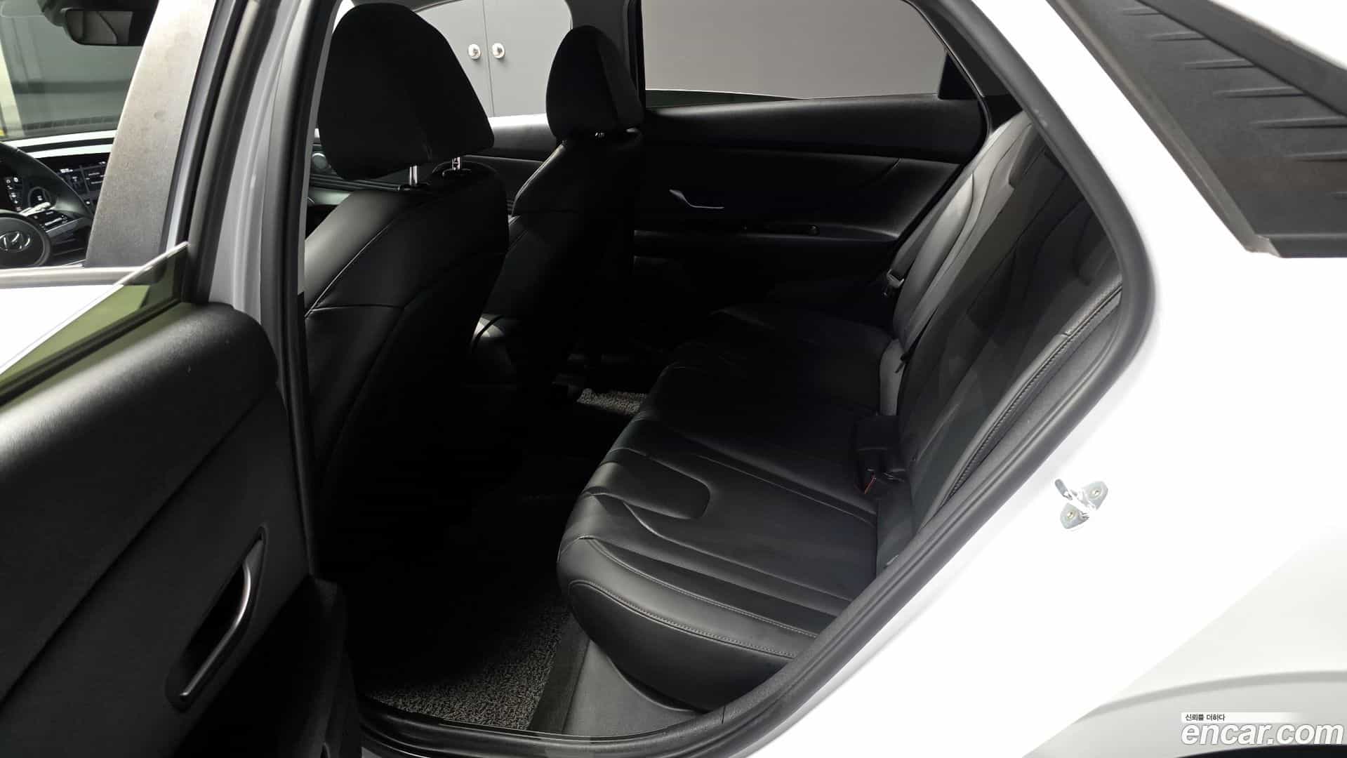 AVANTE Hyundai 2021.0-OPTION-016