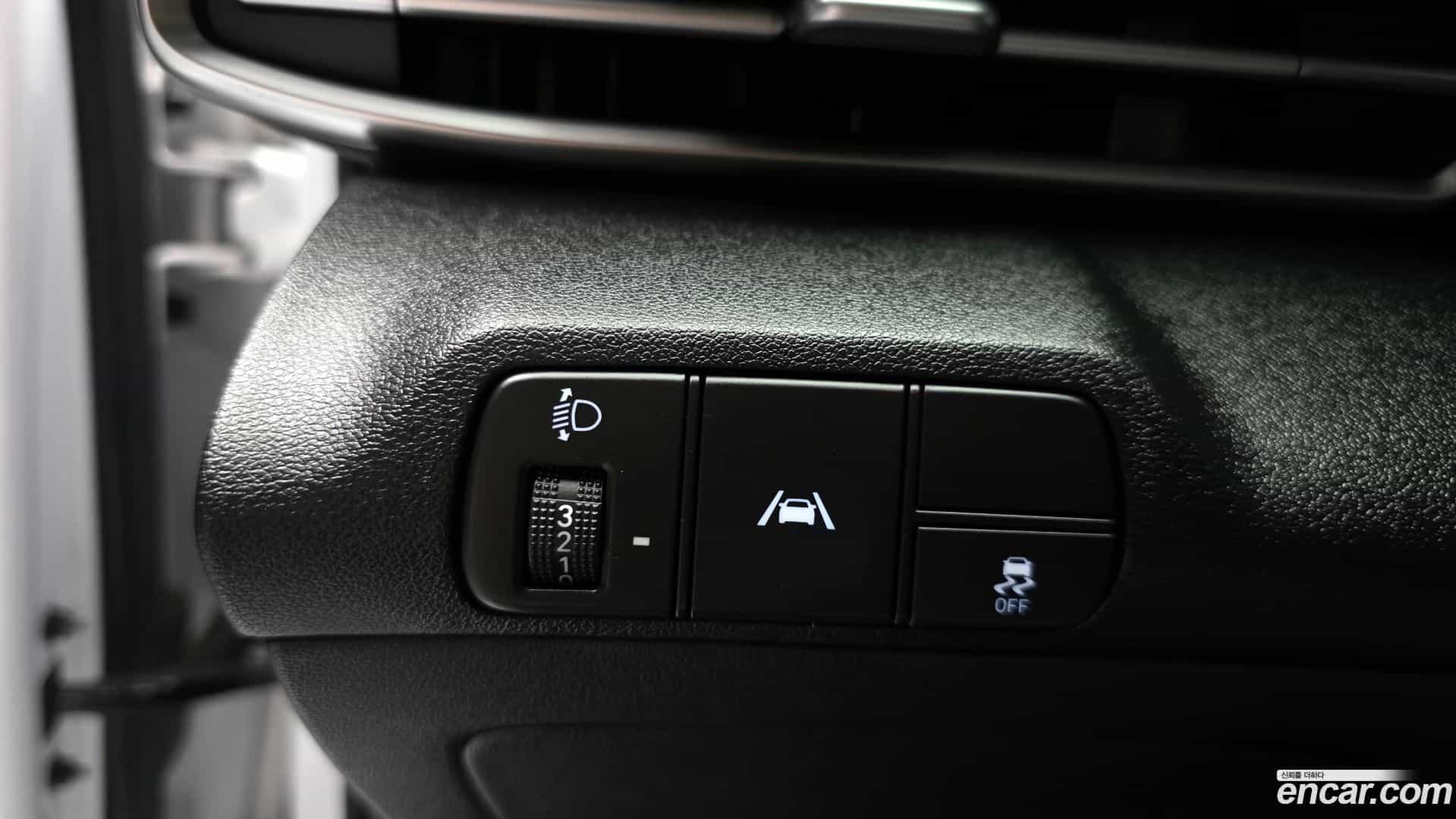 AVANTE Hyundai 2021.0-OPTION-022