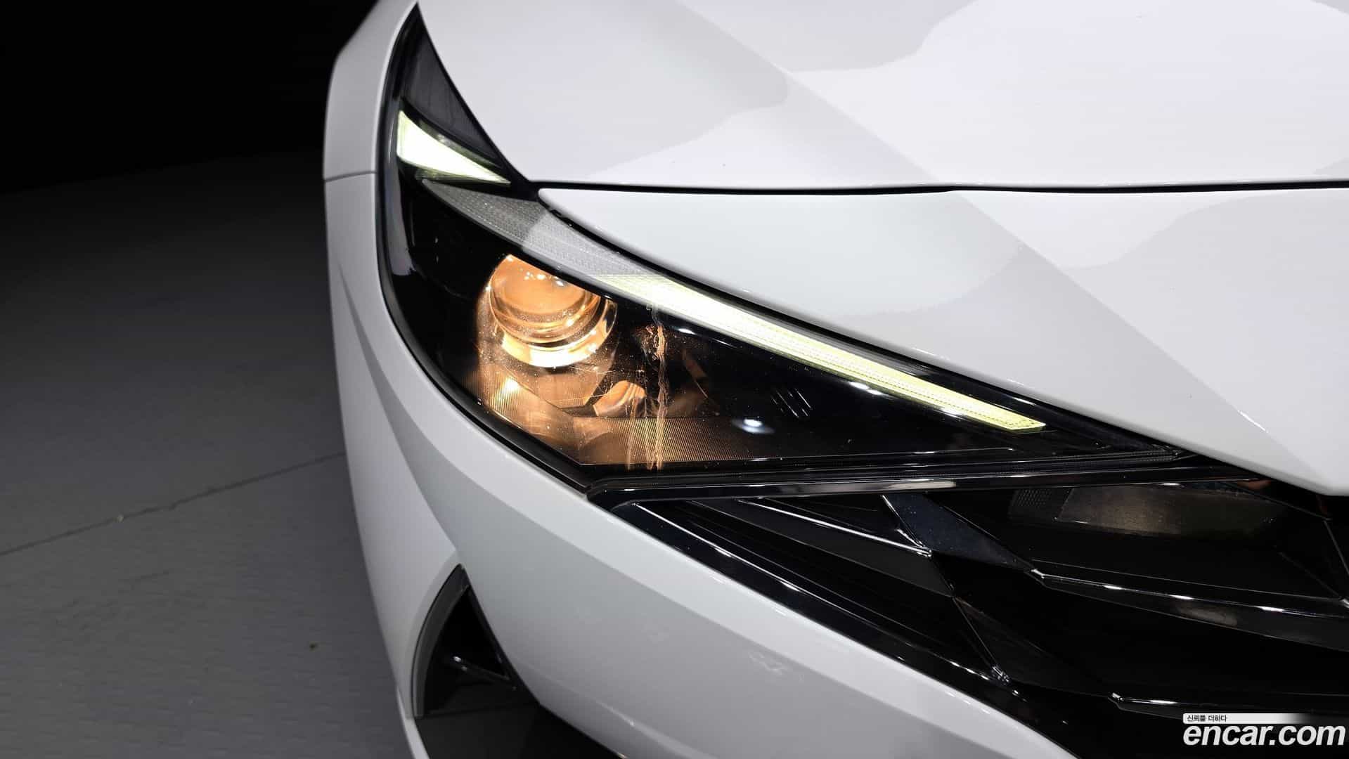 AVANTE Hyundai 2021.0-OUTER-032