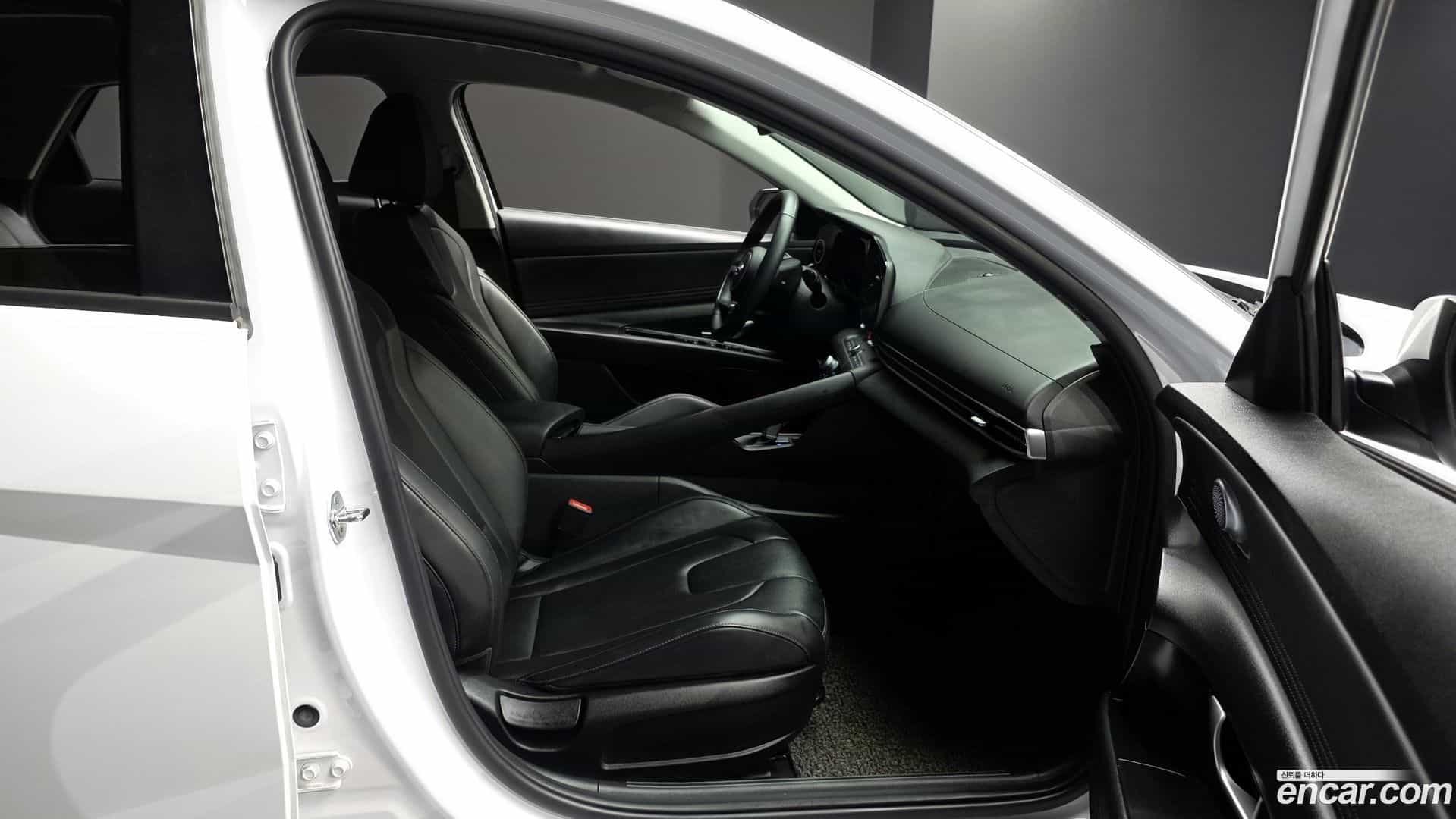 AVANTE Hyundai 2021.0-INNER-036