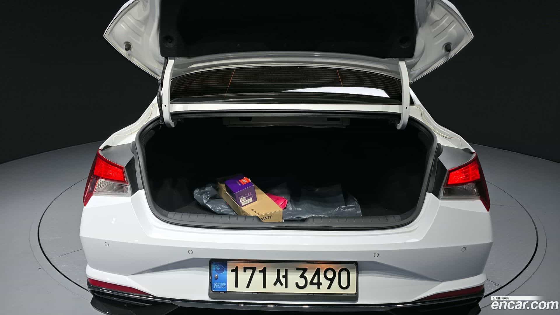 AVANTE Hyundai 2021.0-OPTION-042