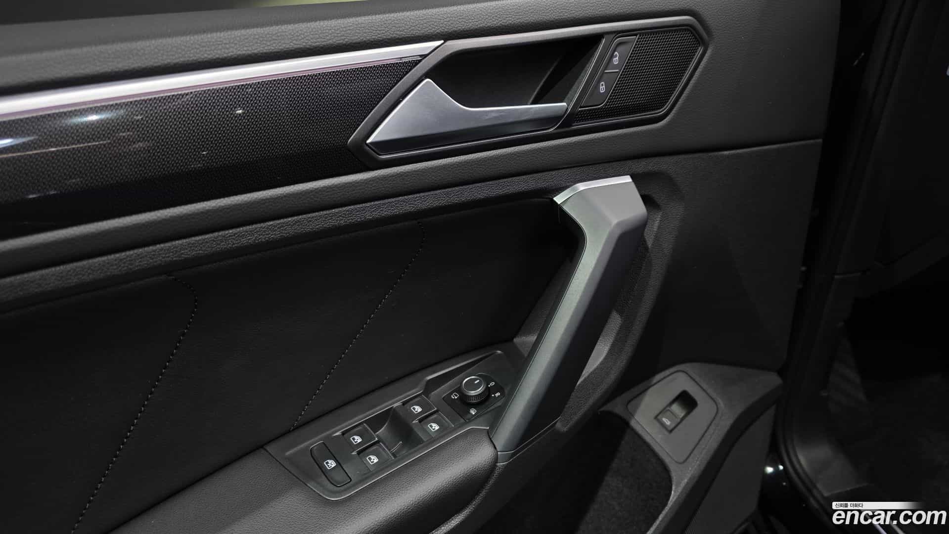 Tiguan Volkswagen 2022.0-OPTION-041