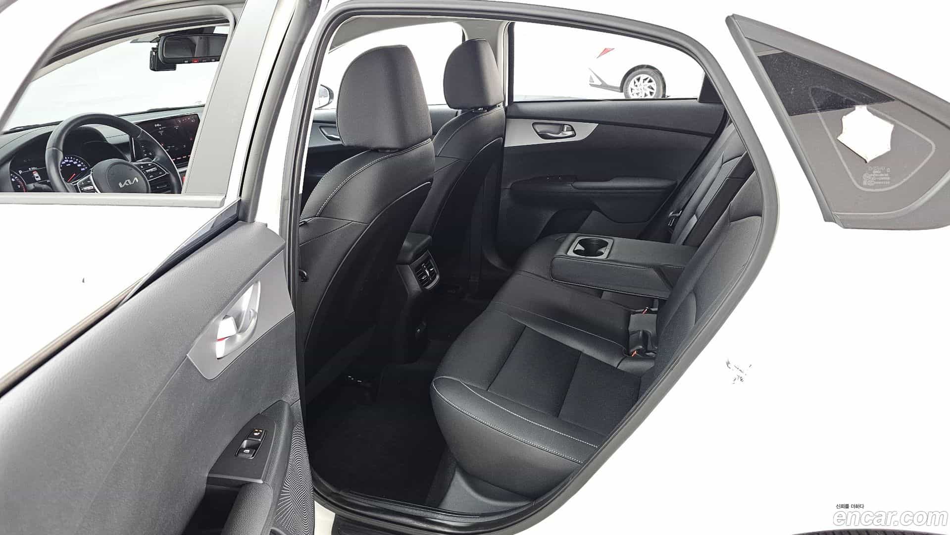 K3 Kia 2023.4-OPTION-016