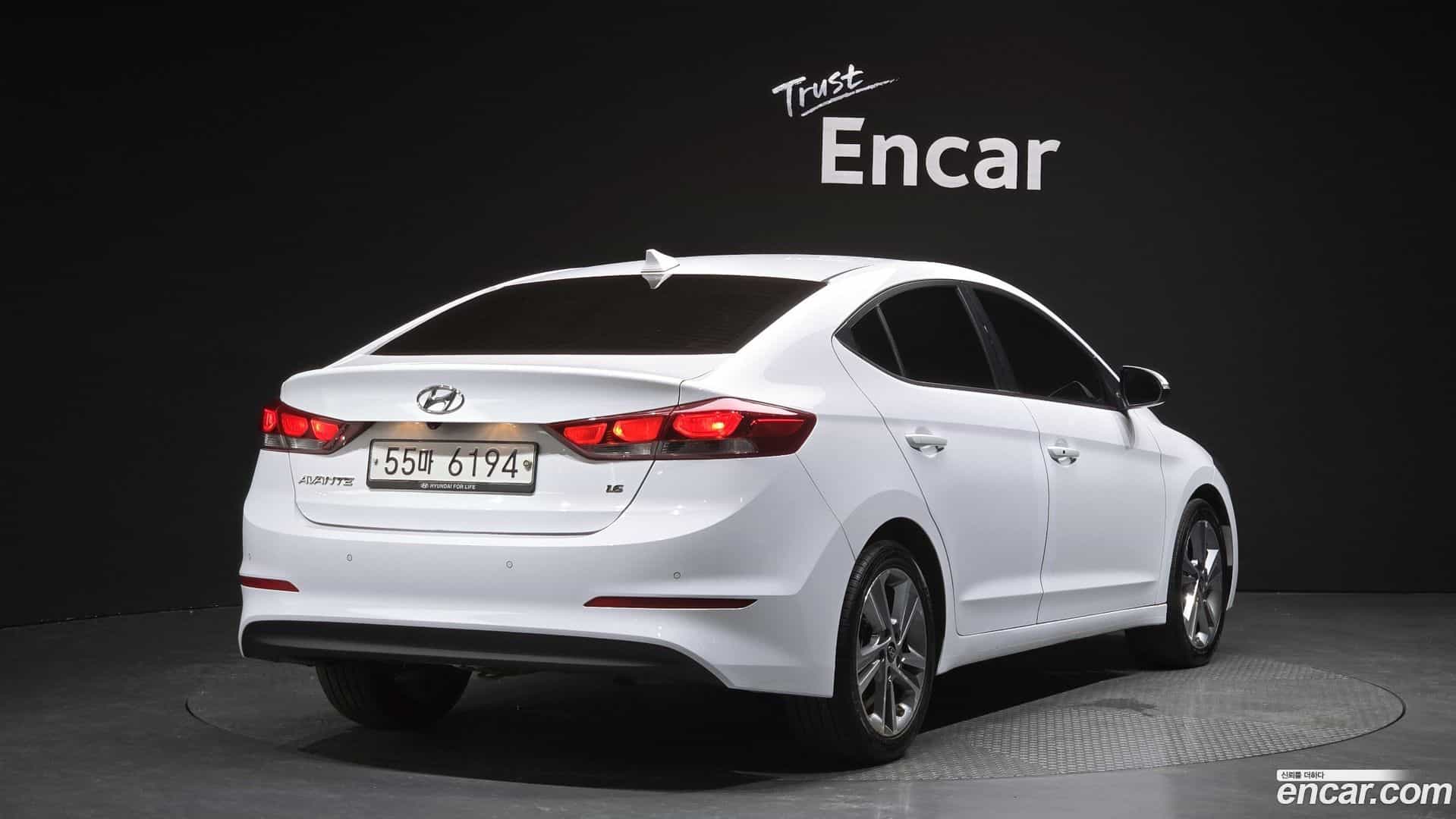 AVANTE Hyundai 2018.7-OUTER-002