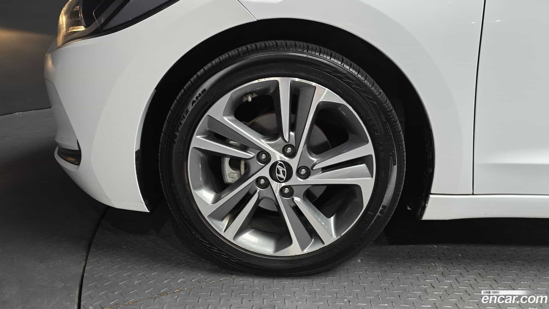 AVANTE Hyundai 2018.7-OUTER-005