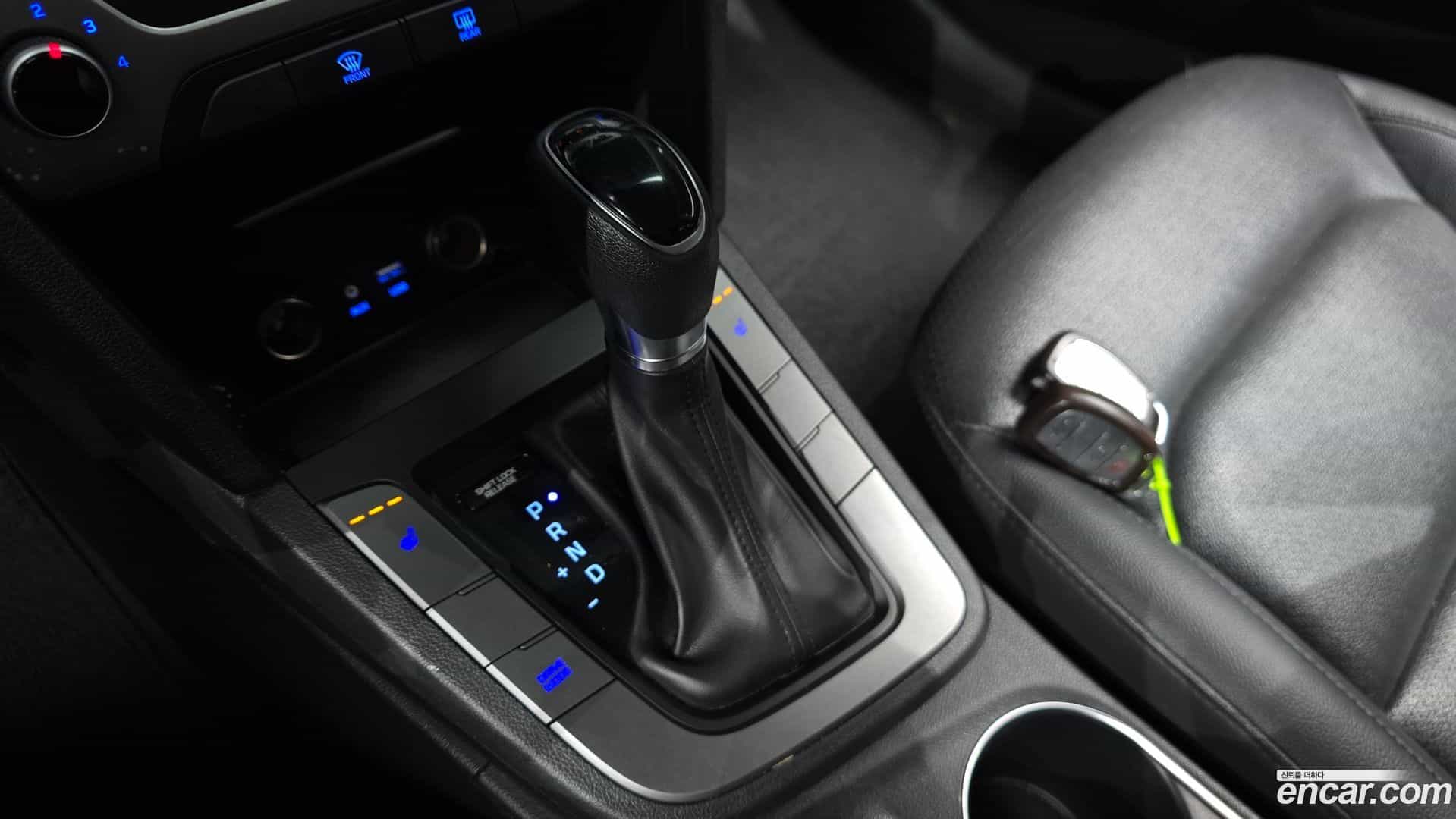 AVANTE Hyundai 2018.7-INNER-009