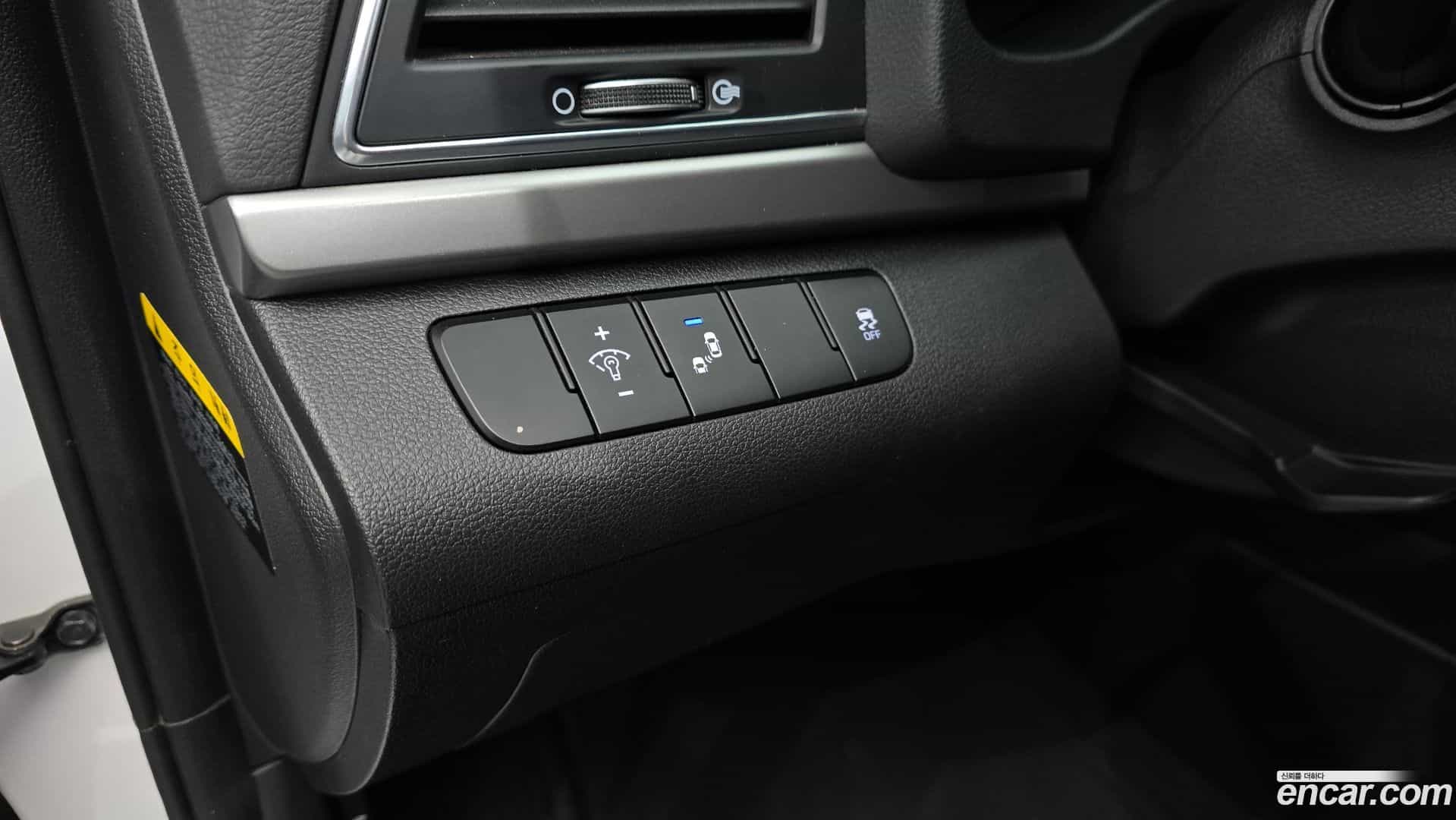 AVANTE Hyundai 2018.7-OPTION-020