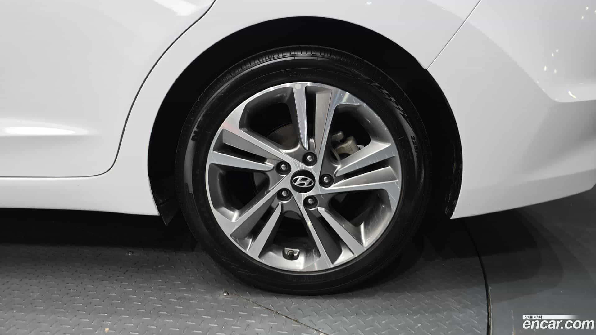AVANTE Hyundai 2018.7-OUTER-031