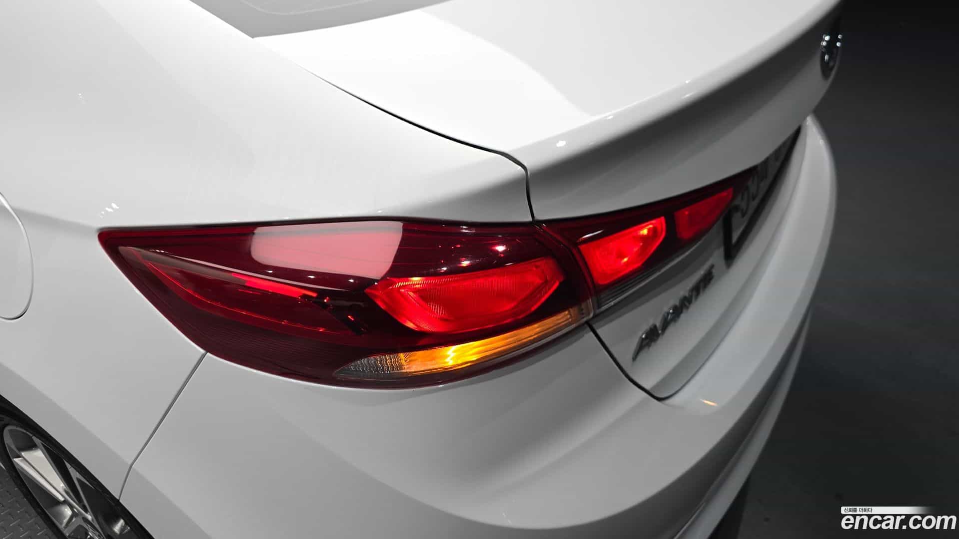 AVANTE Hyundai 2018.7-OUTER-033