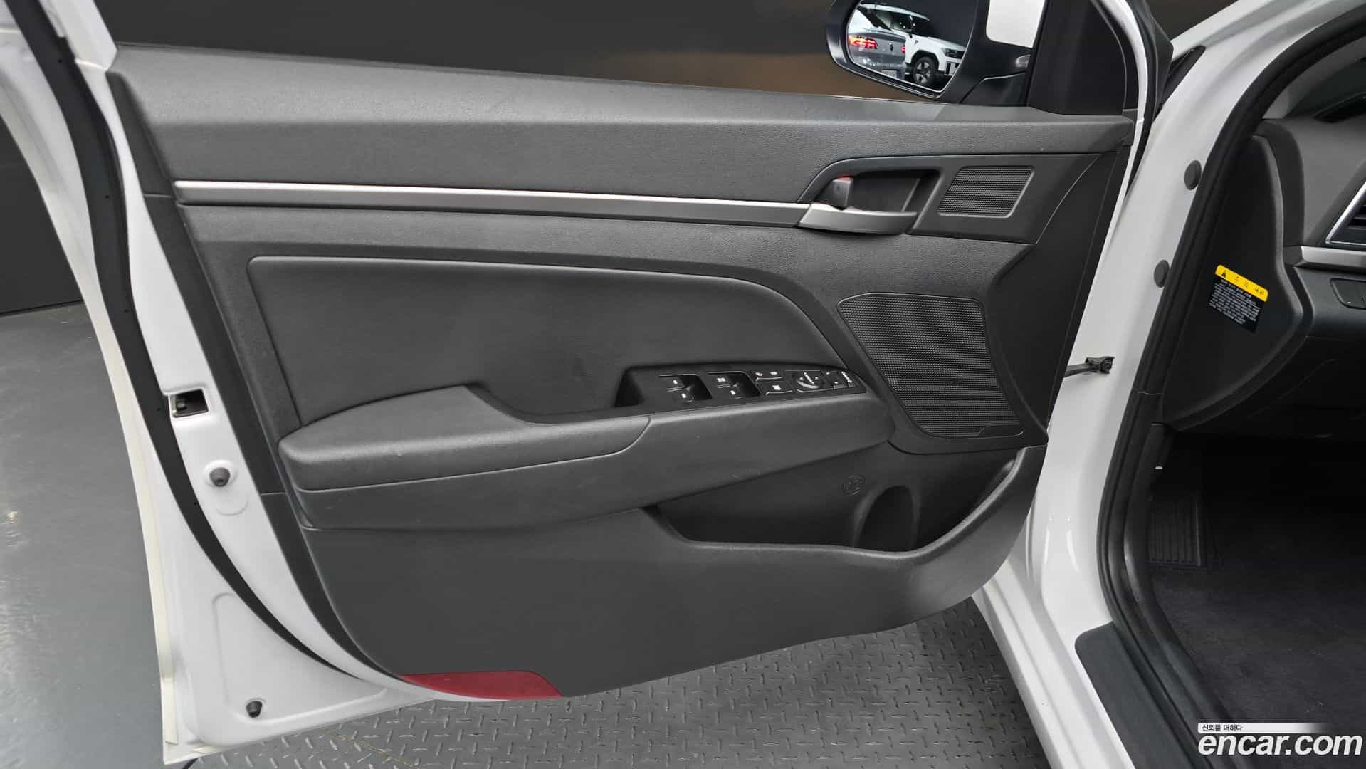 AVANTE Hyundai 2018.7-INNER-034