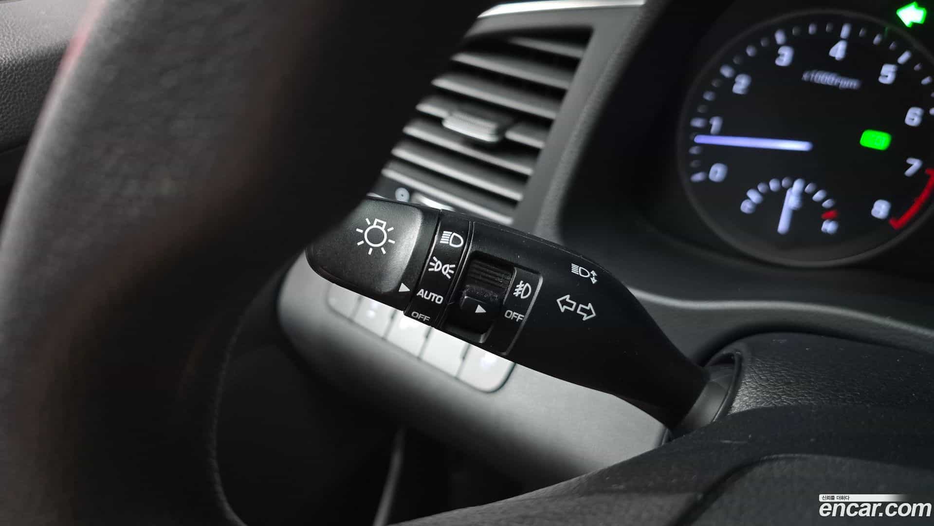 AVANTE Hyundai 2018.7-OPTION-041