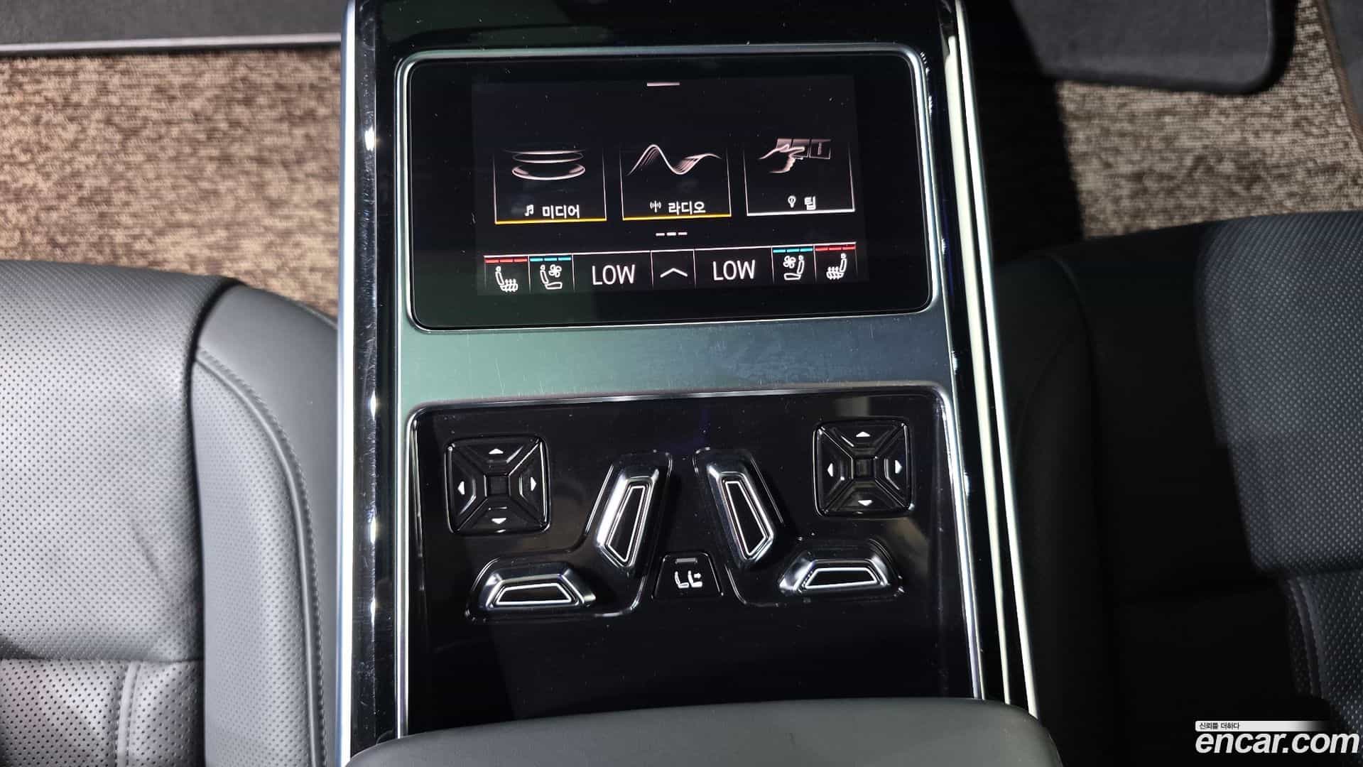 A8 Audi 2021.11-OPTION-021