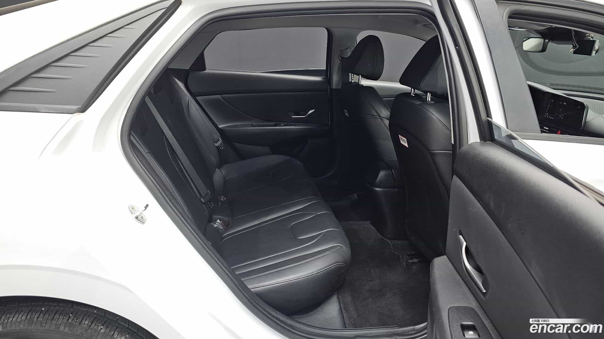 AVANTE Hyundai 2021.7-OPTION-015
