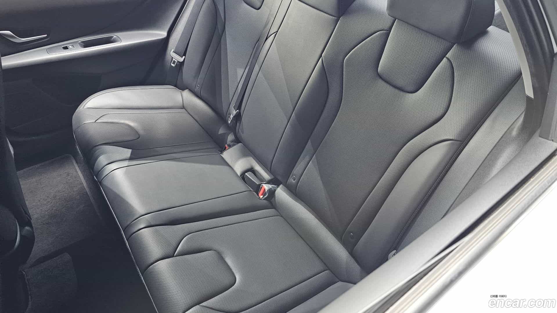AVANTE Hyundai 2021.7-OPTION-045
