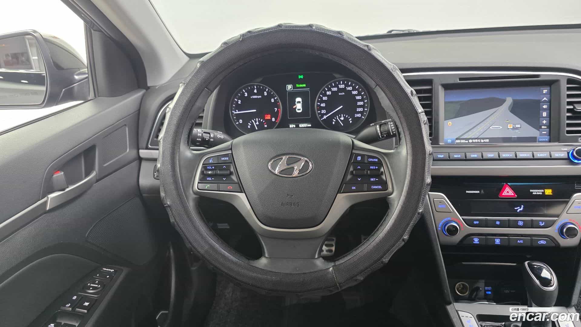 AVANTE Hyundai 2016.0-OPTION-017