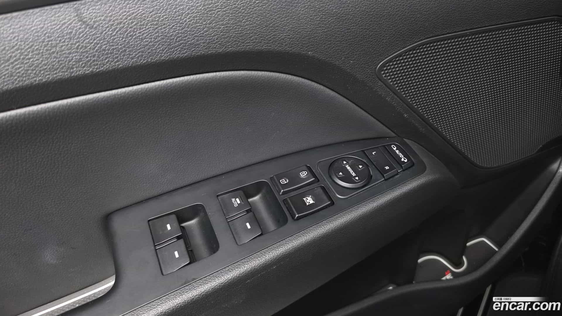 AVANTE Hyundai 2016.0-OPTION-022