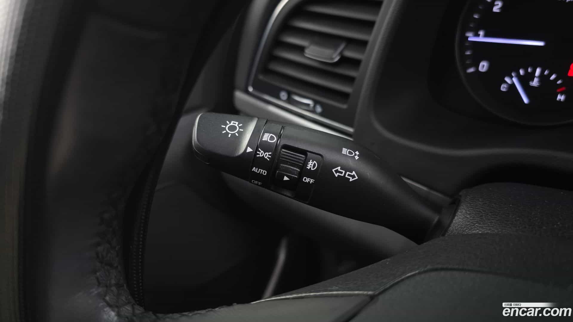 AVANTE Hyundai 2016.0-OPTION-023