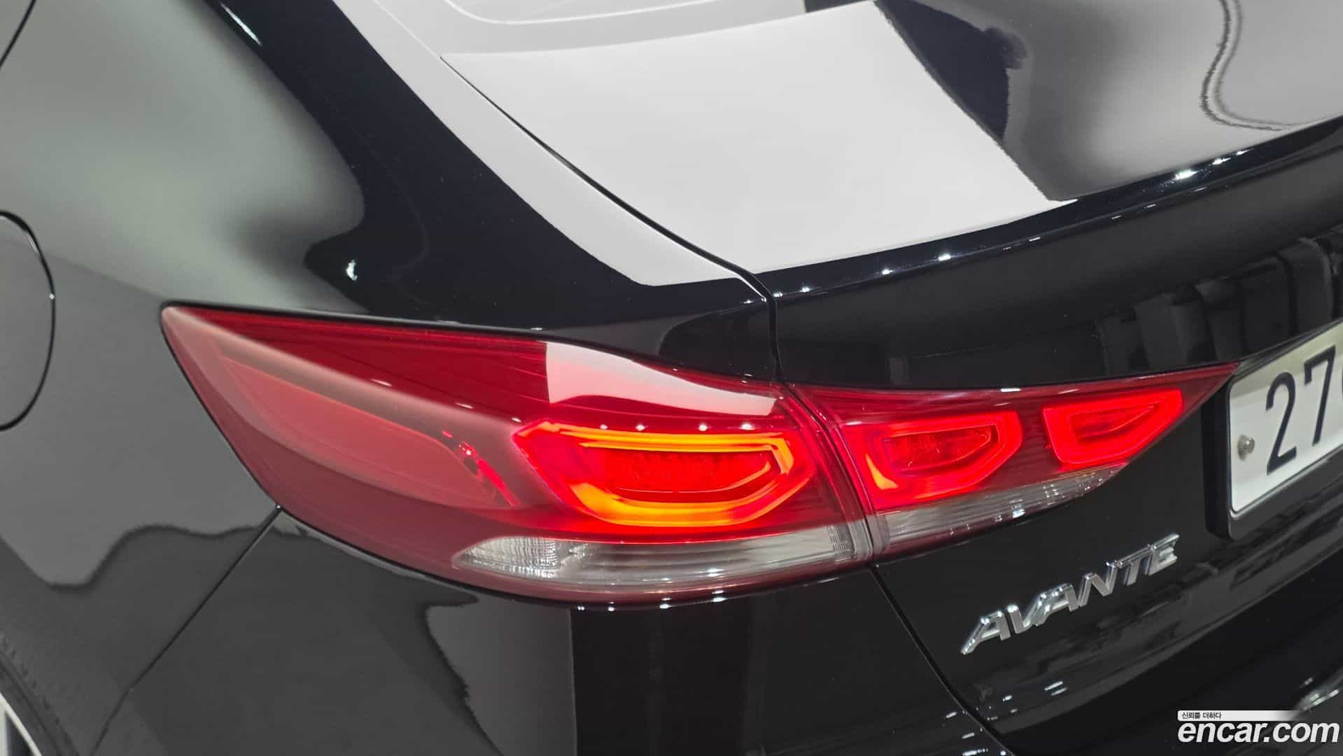 AVANTE Hyundai 2016.0-OUTER-033
