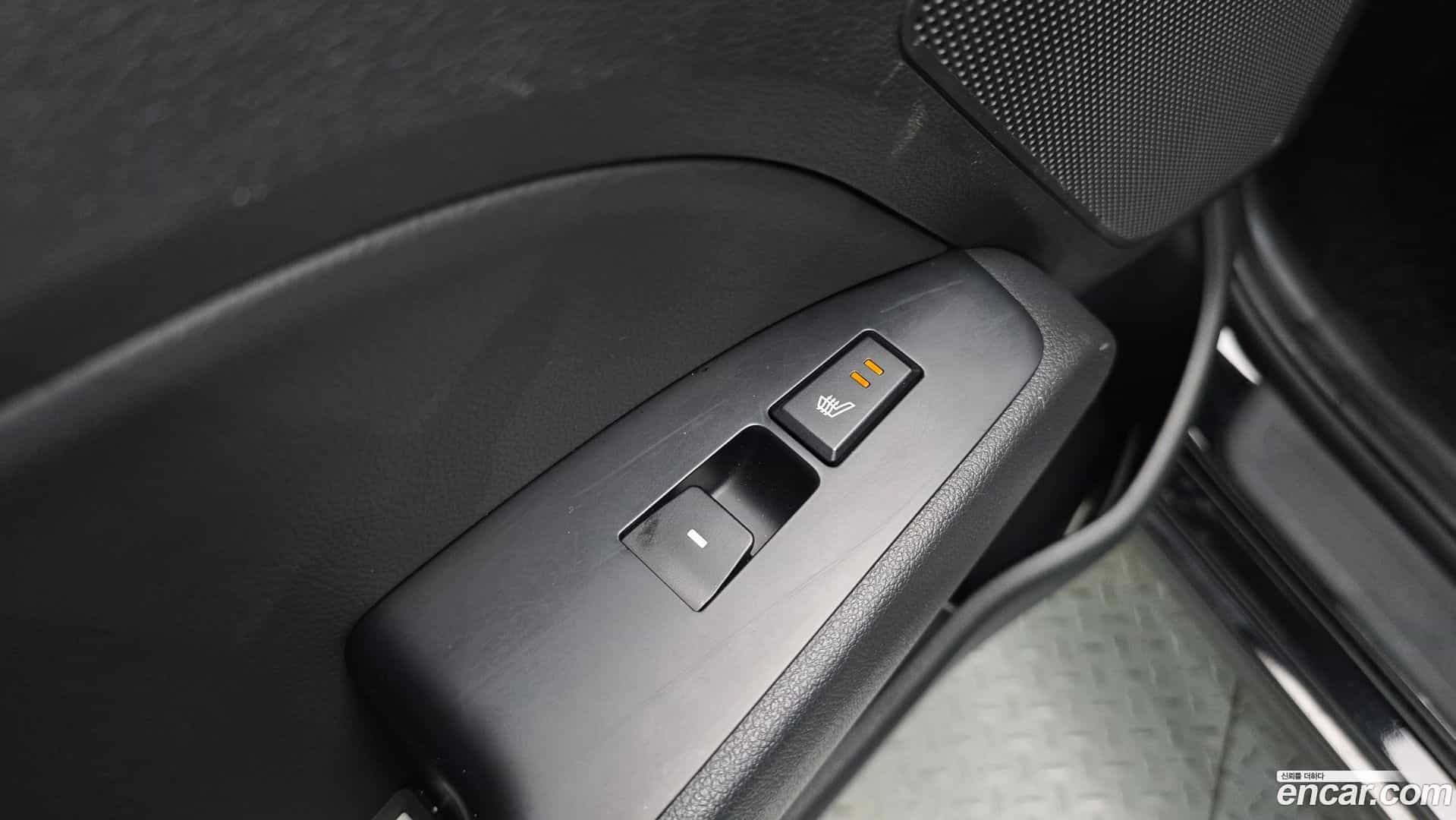 AVANTE Hyundai 2016.0-OPTION-041