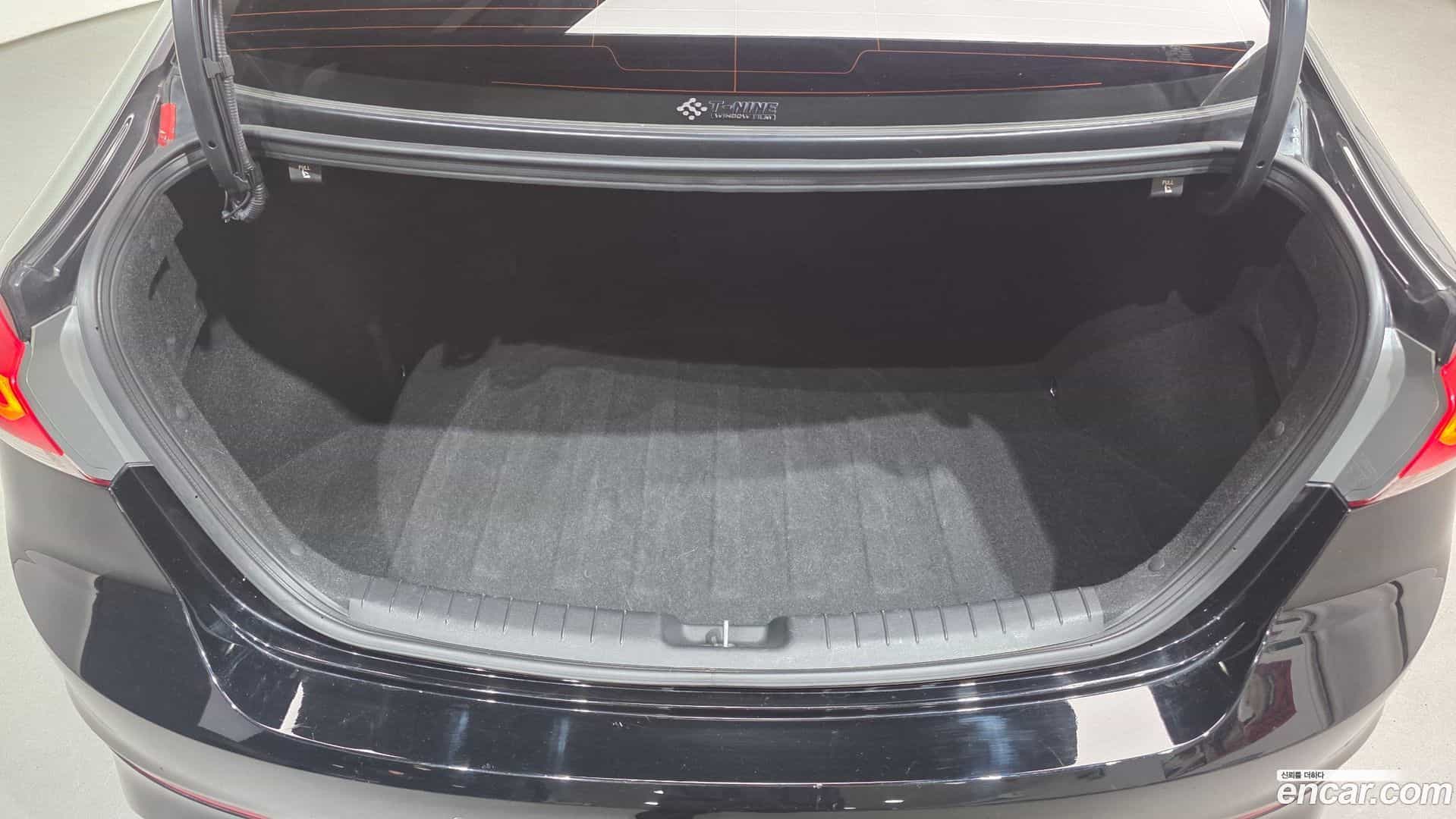 AVANTE Hyundai 2016.0-OPTION-043