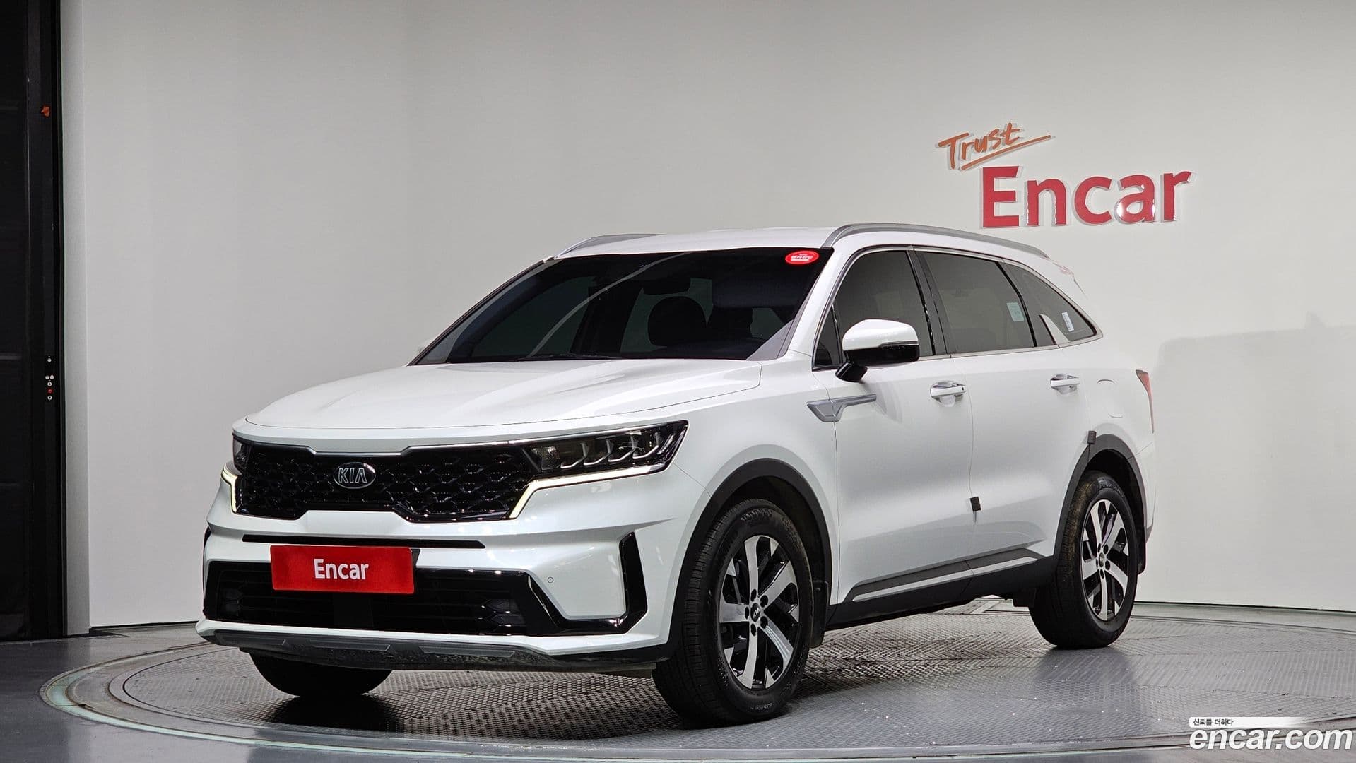 Main__Slider__Photo:Sorento Kia 2021.2-0