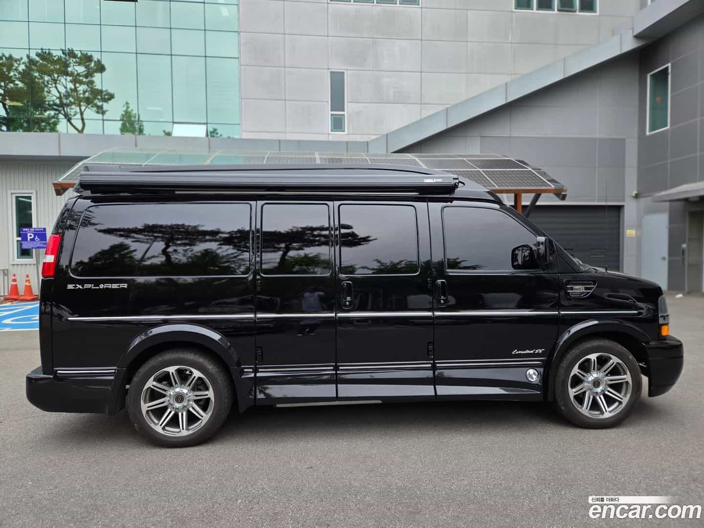 Express Van Chevrolet 2016.7-OUTER-001