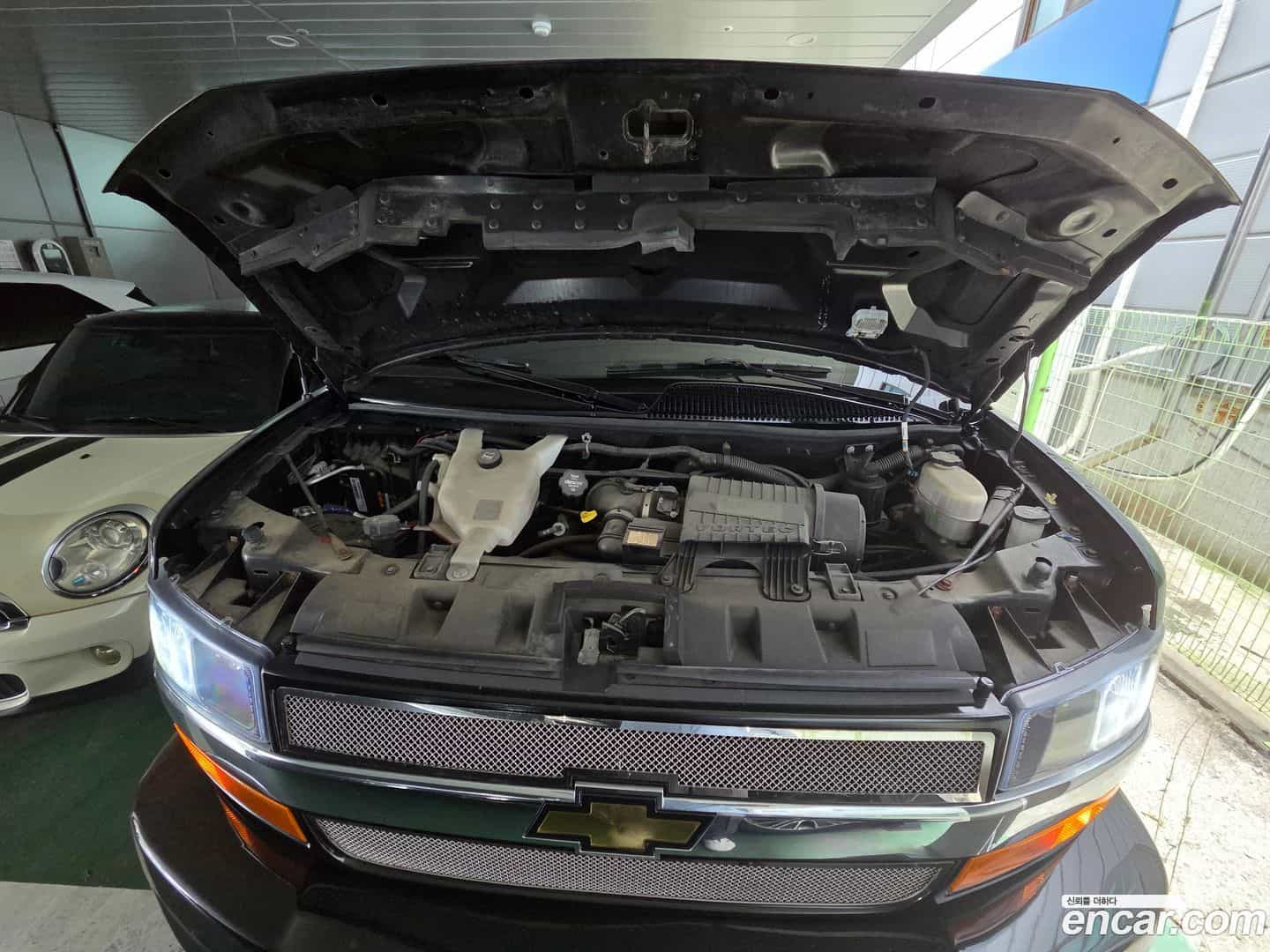 Express Van Chevrolet 2016.7-OUTER-006