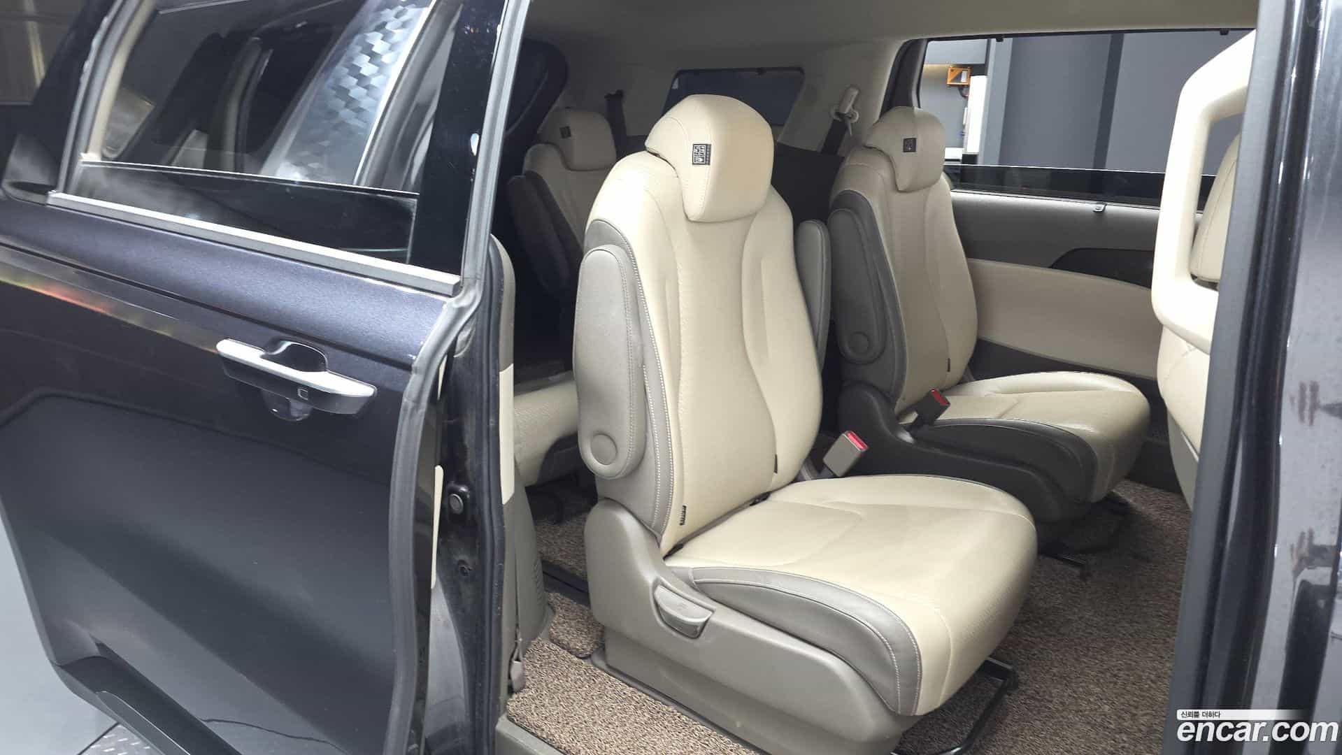 Canival Kia 2021.6-OPTION-016