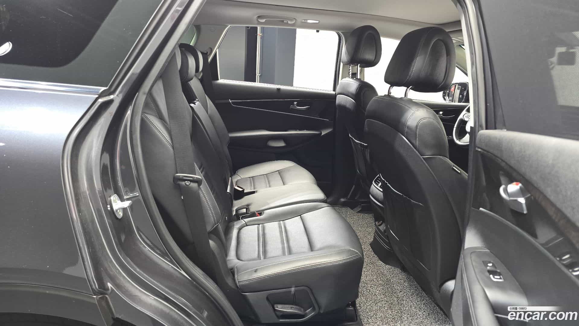 Sorento Kia 2017.6-OPTION-015