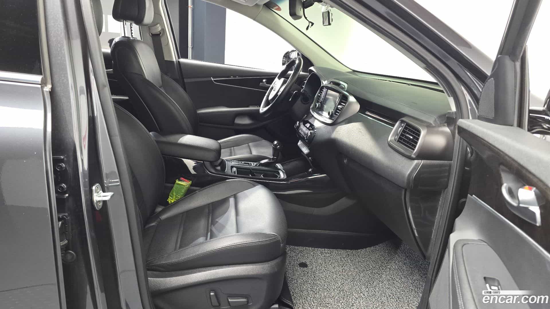 Sorento Kia 2017.6-INNER-036
