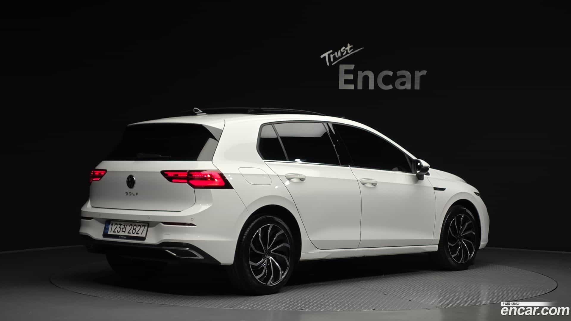 Golf Volkswagen 2022.3-OUTER-002