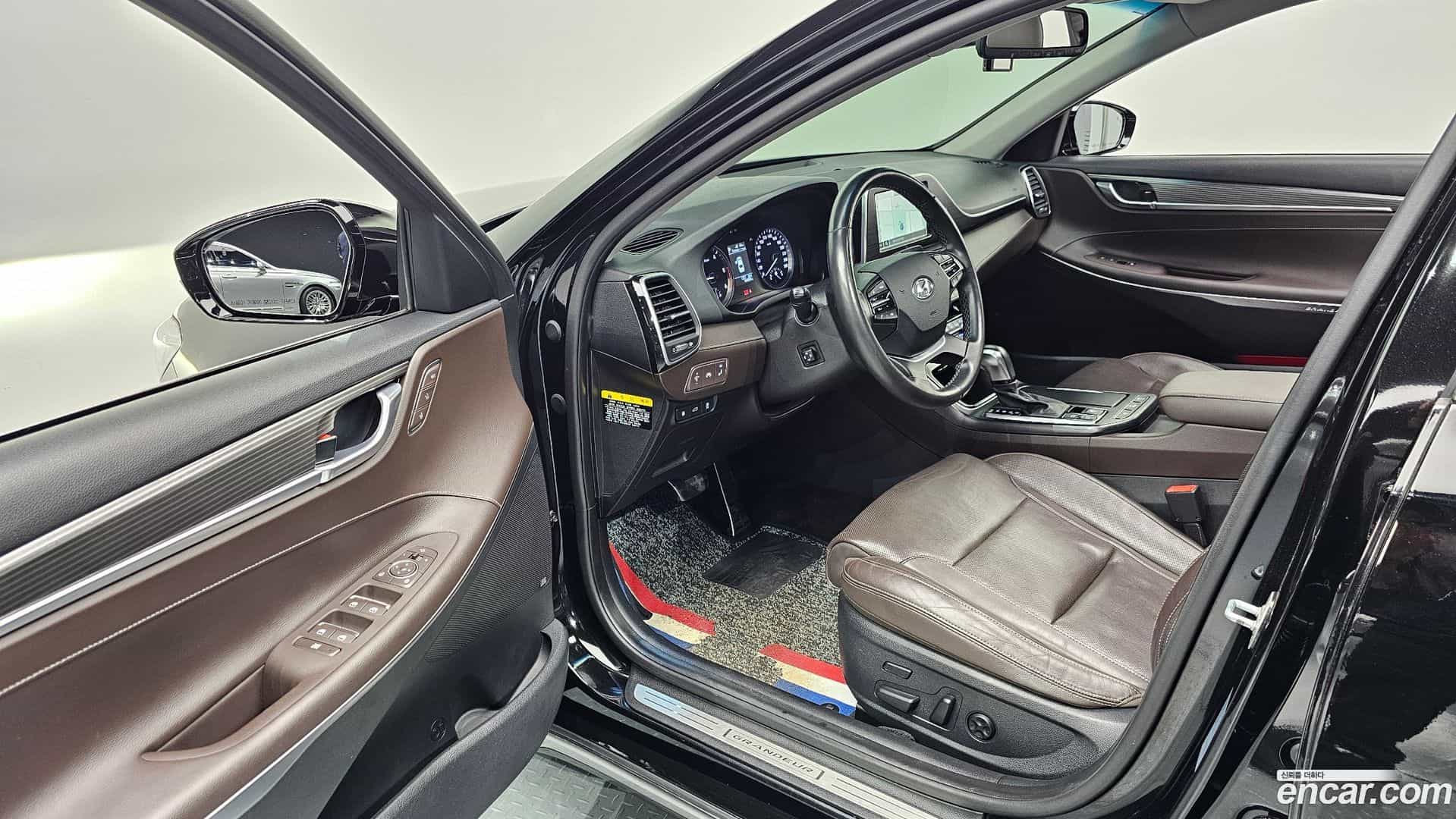Grandeur Hyundai 2016.11-INNER-010